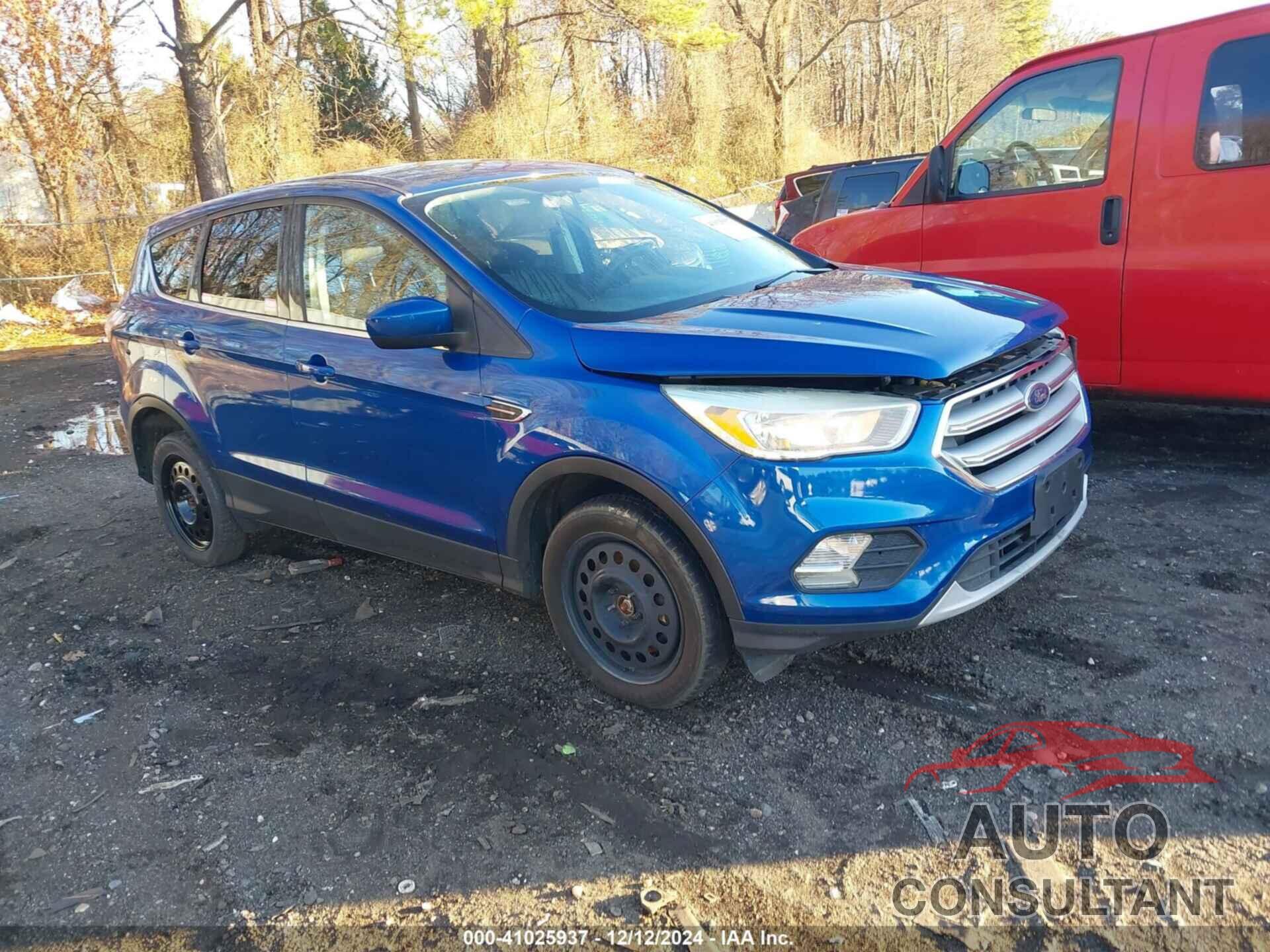 FORD ESCAPE 2017 - 1FMCU9GD5HUA86579