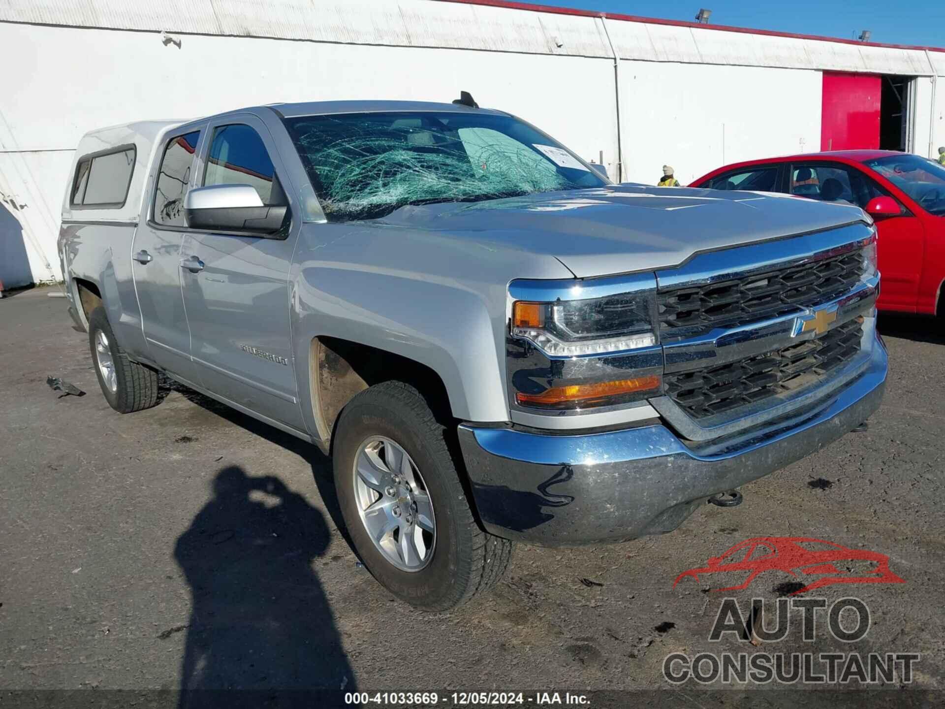 CHEVROLET SILVERADO 1500 2018 - 1GCVKREC0JZ157855