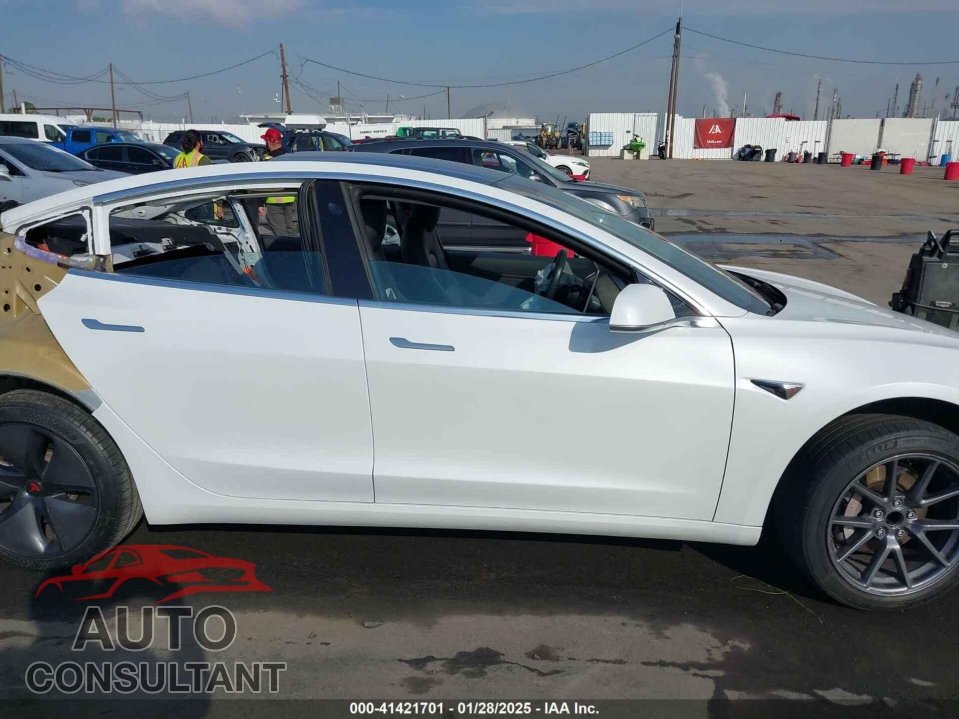 TESLA MODEL 3 2018 - 5YJ3E1EA8JF041002