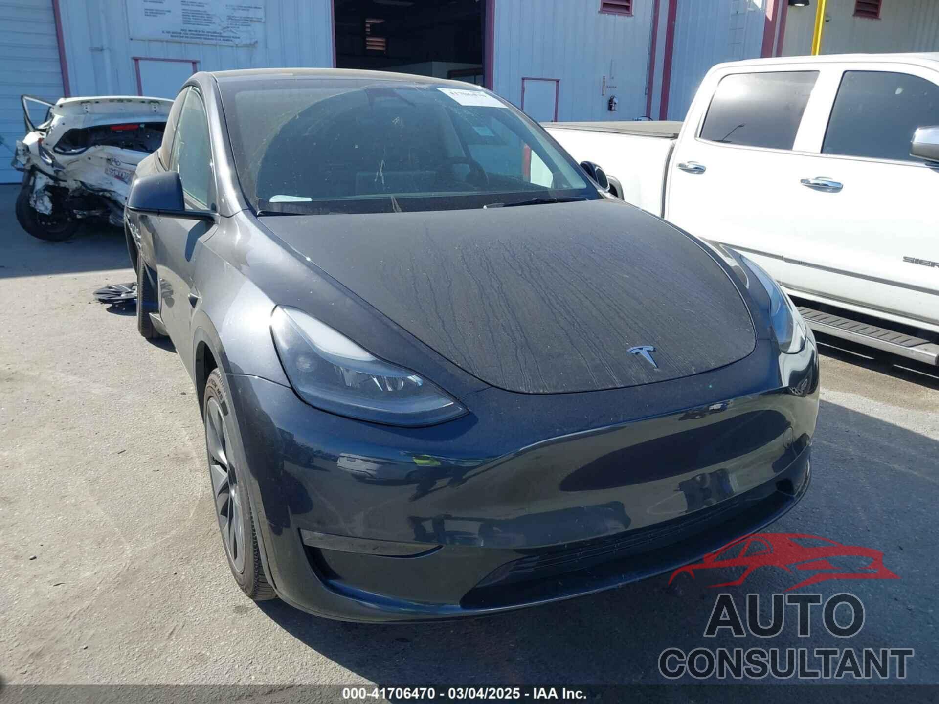 TESLA MODEL Y 2025 - 7SAYGDED2SF228414