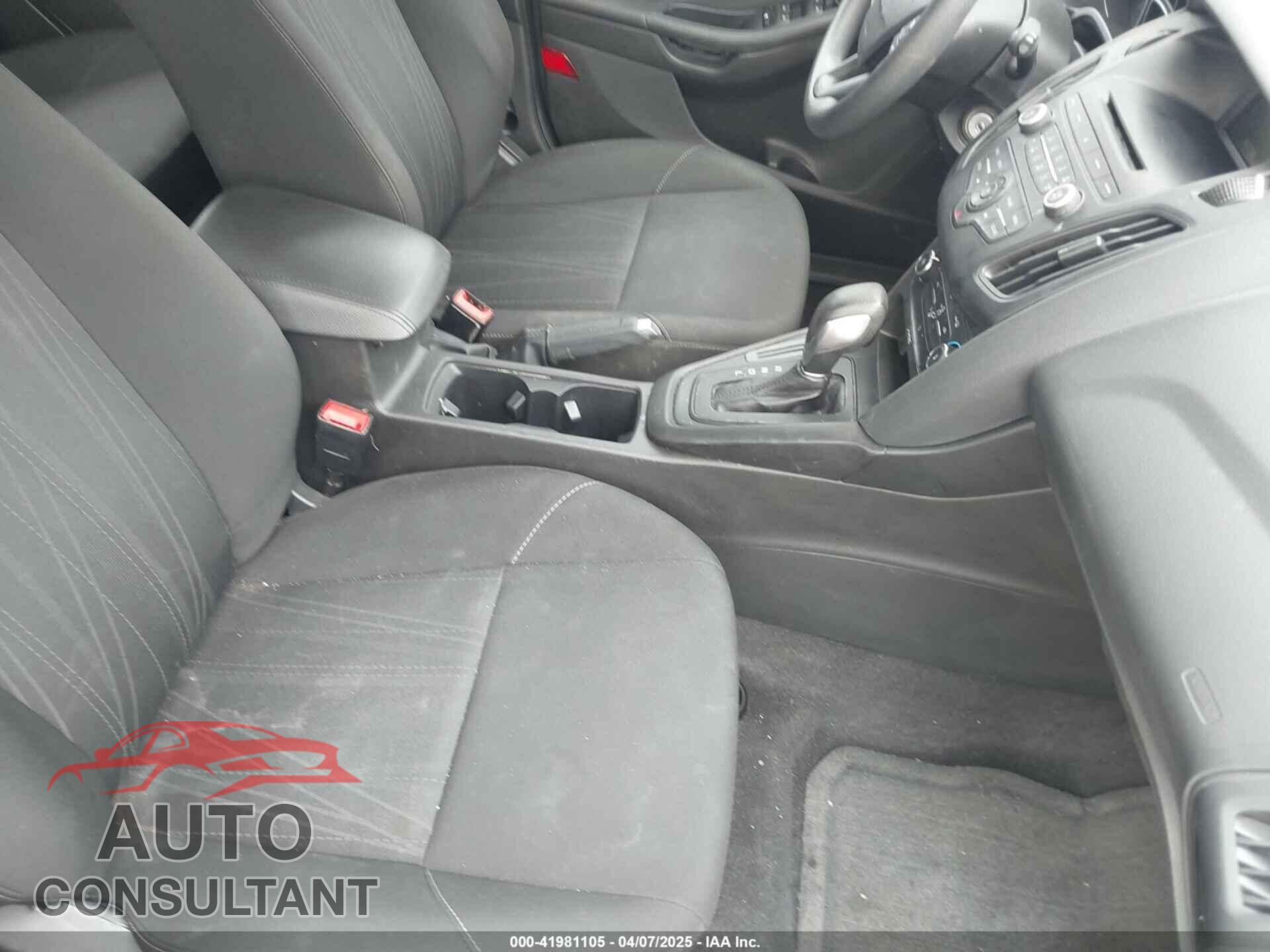 FORD FOCUS 2017 - 1FADP3K25HL278910