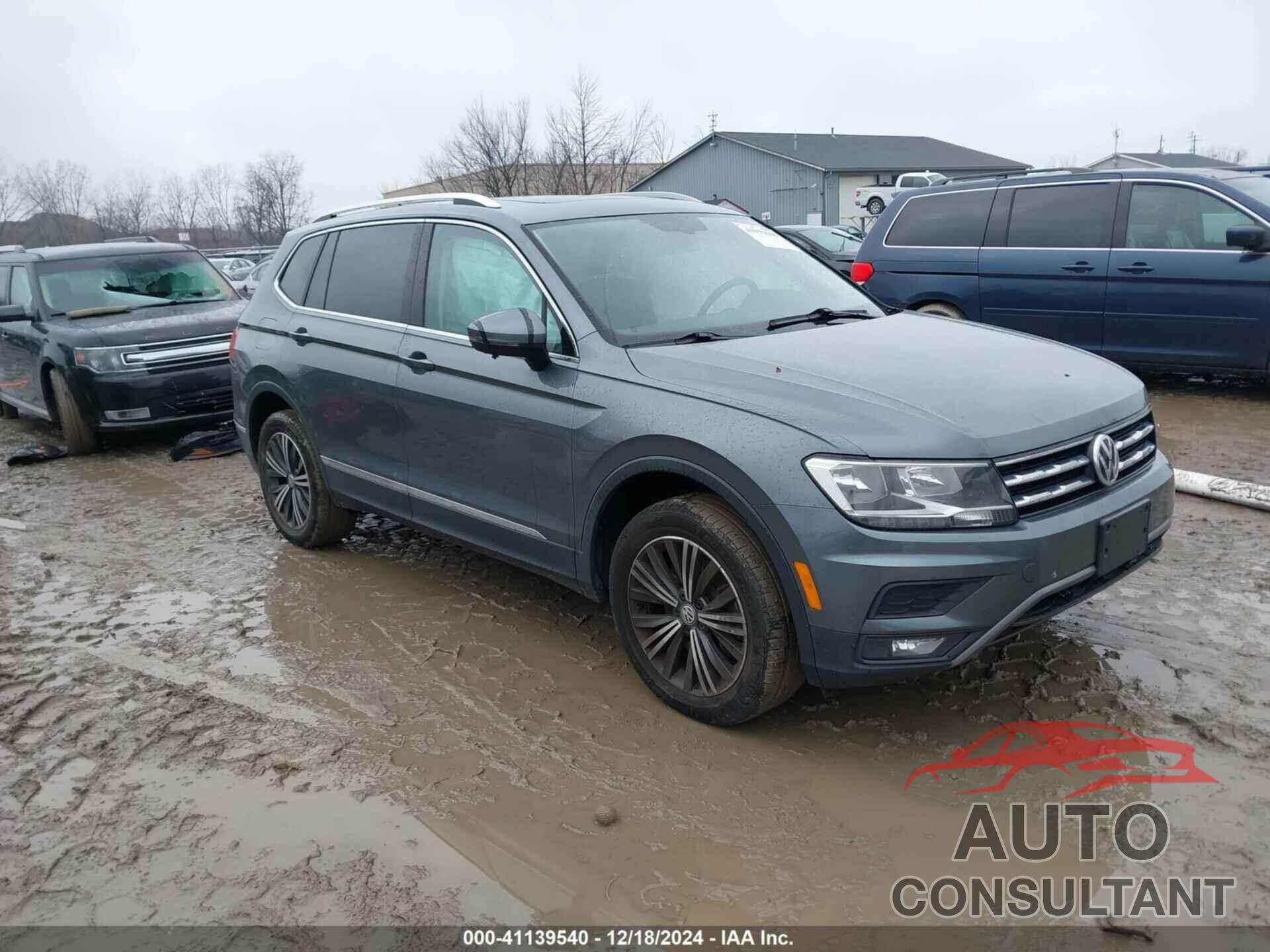 VOLKSWAGEN TIGUAN 2018 - 3VV2B7AX5JM043661