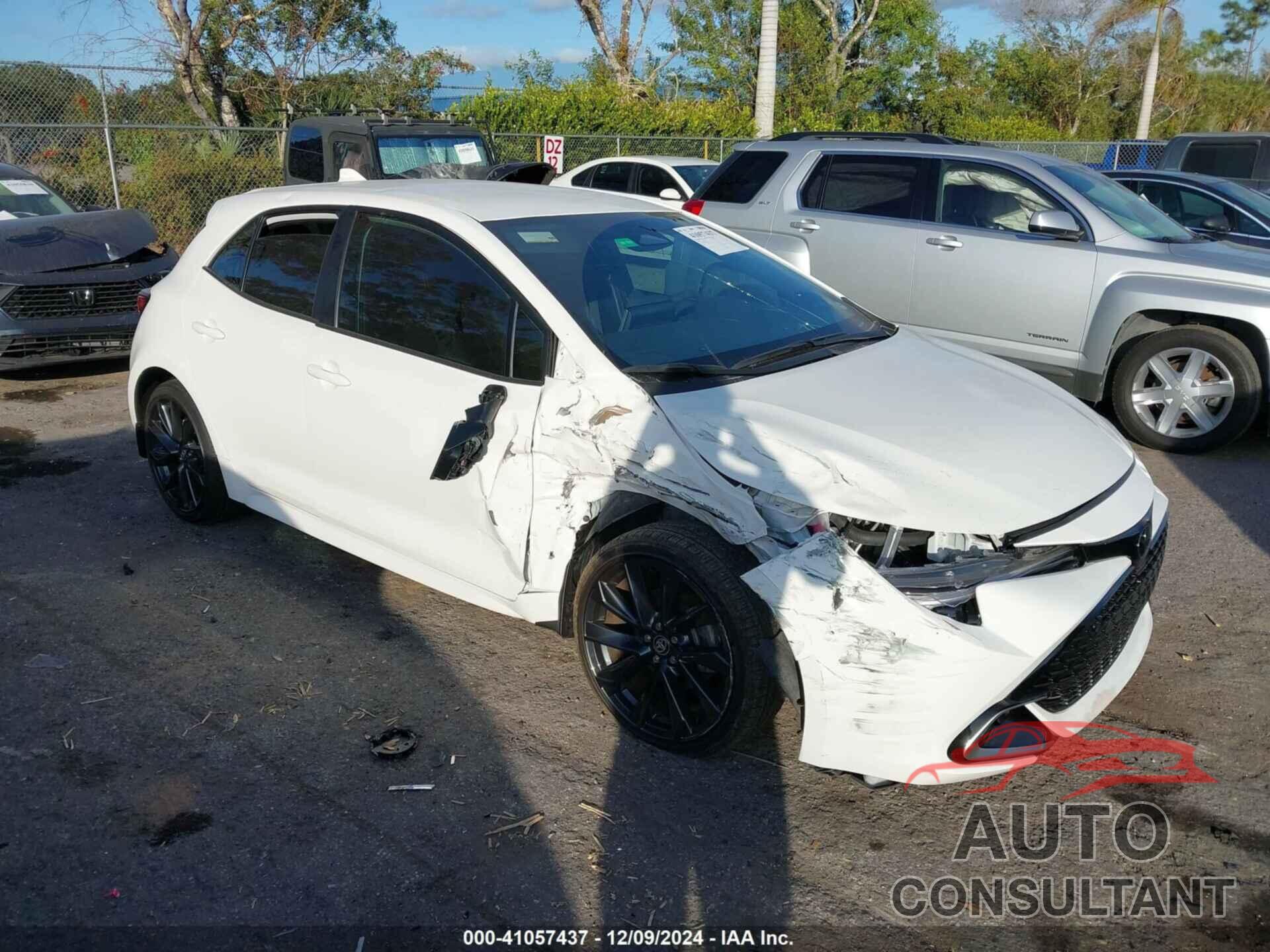 TOYOTA COROLLA 2024 - JTNC4MBE2R3220197