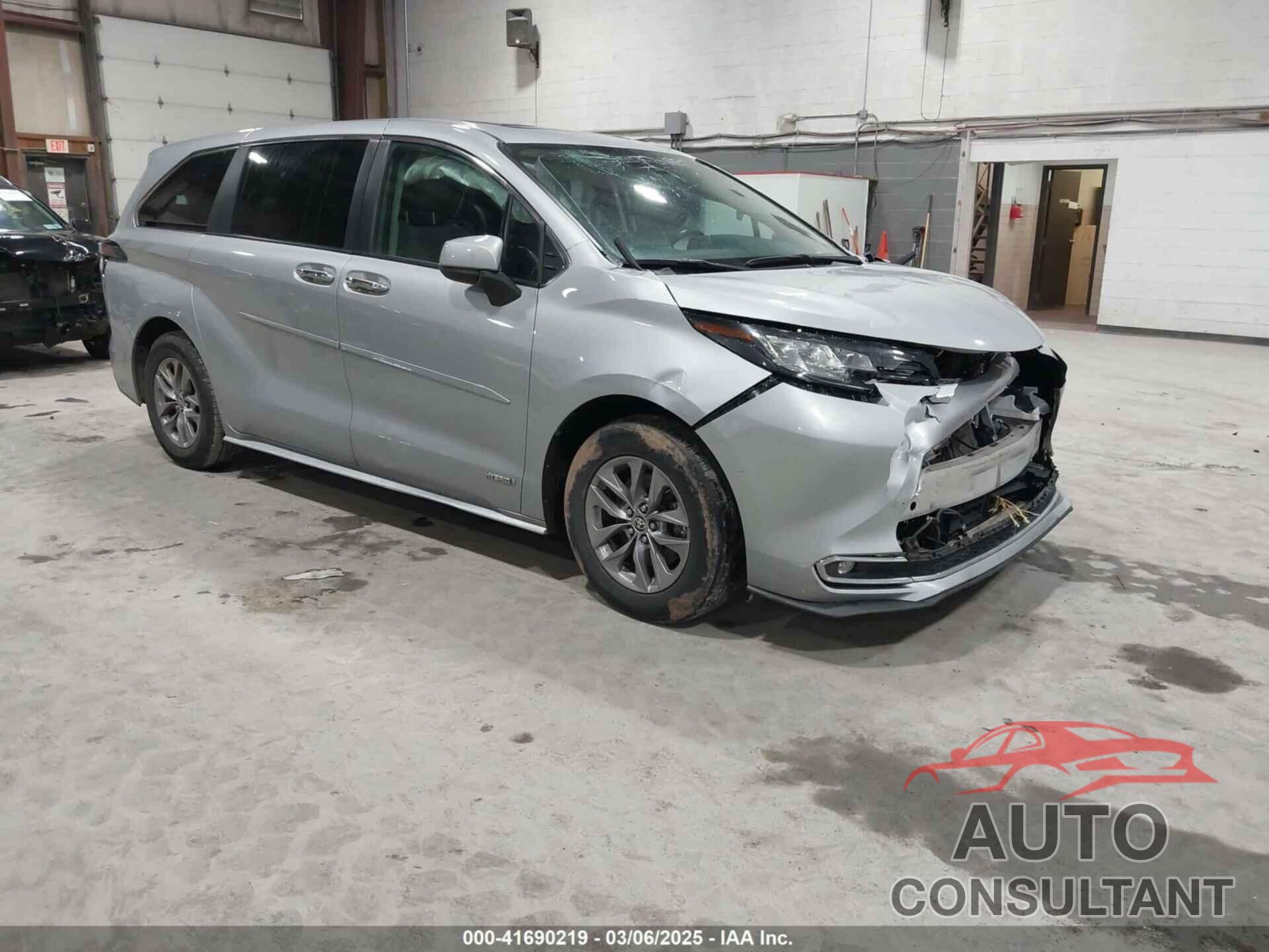 TOYOTA SIENNA 2021 - 5TDYRKEC8MS012536