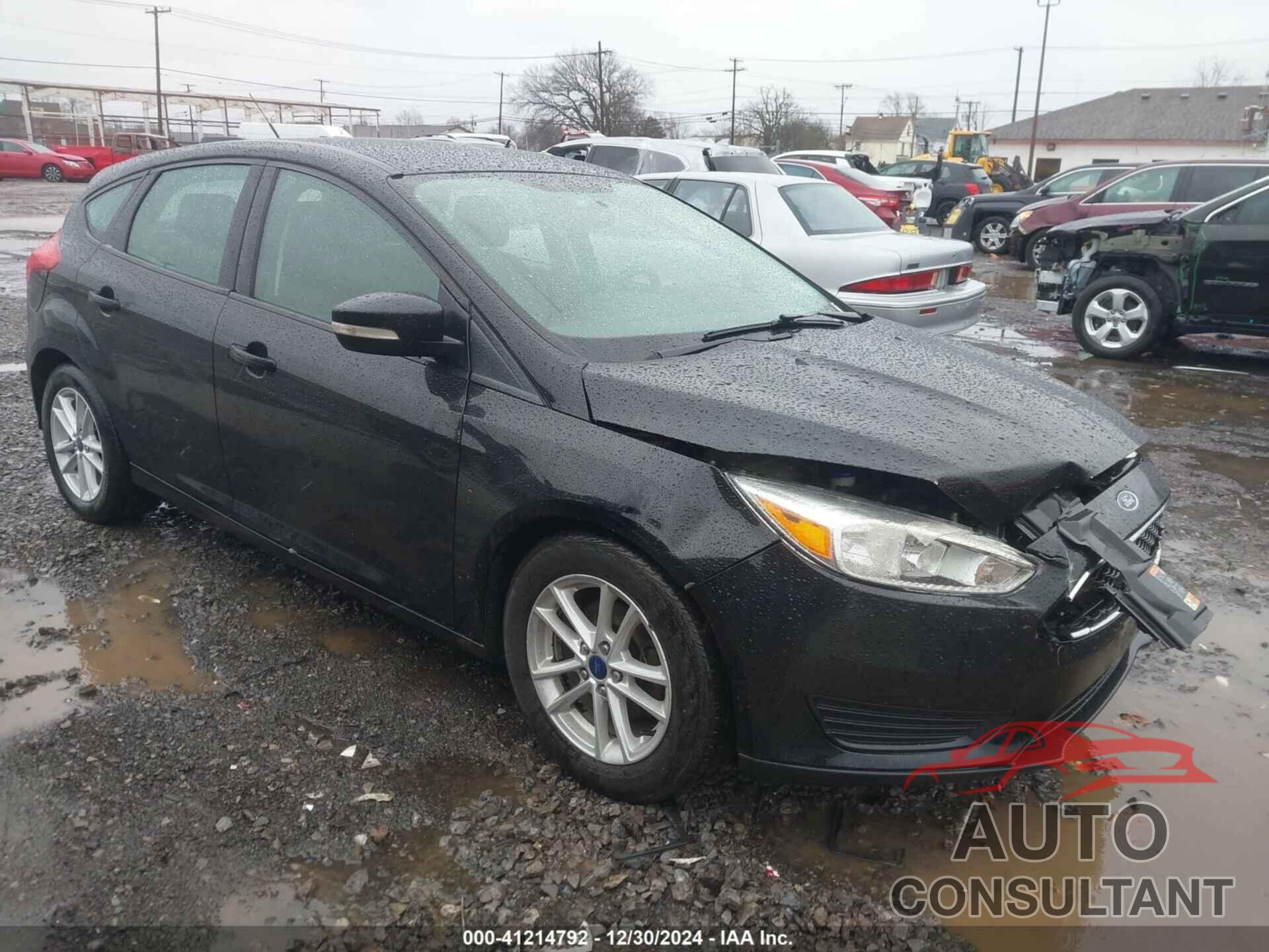 FORD FOCUS 2017 - 1FADP3K24HL323593