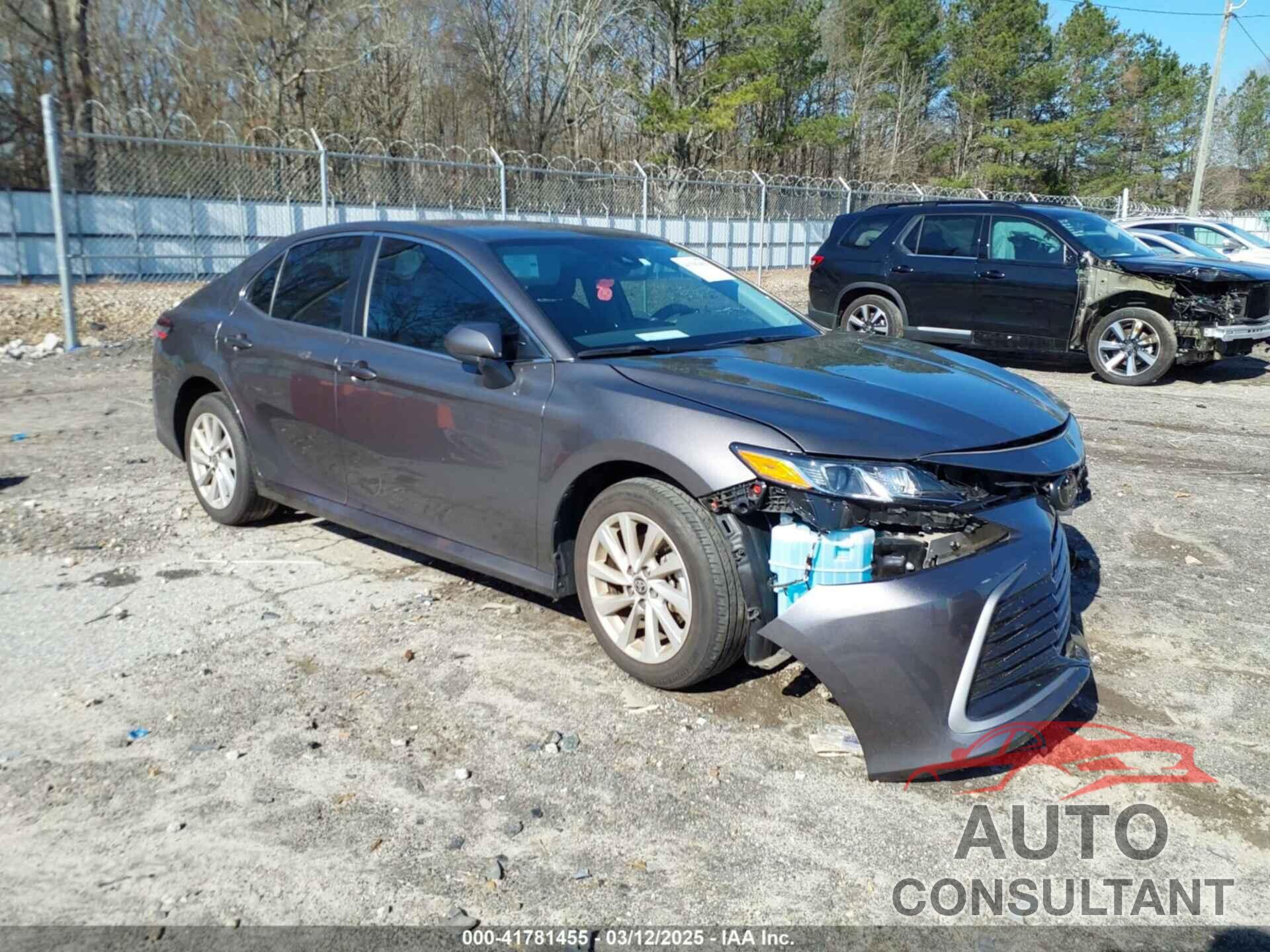TOYOTA CAMRY 2022 - 4T1C11AK2NU675215