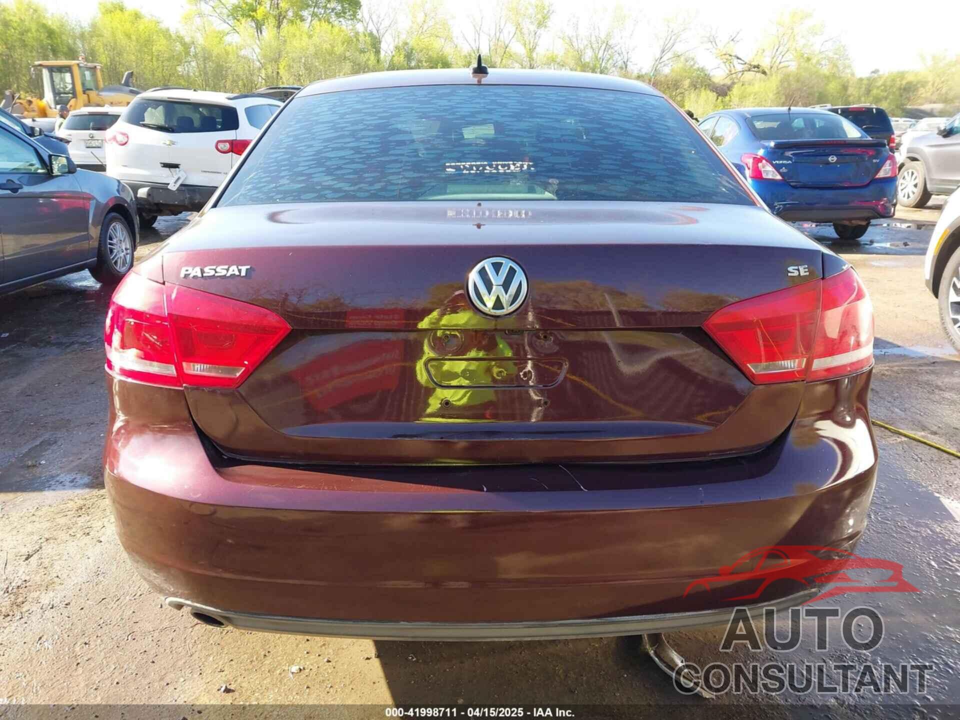 VOLKSWAGEN PASSAT 2014 - 1VWBH7A38EC015013