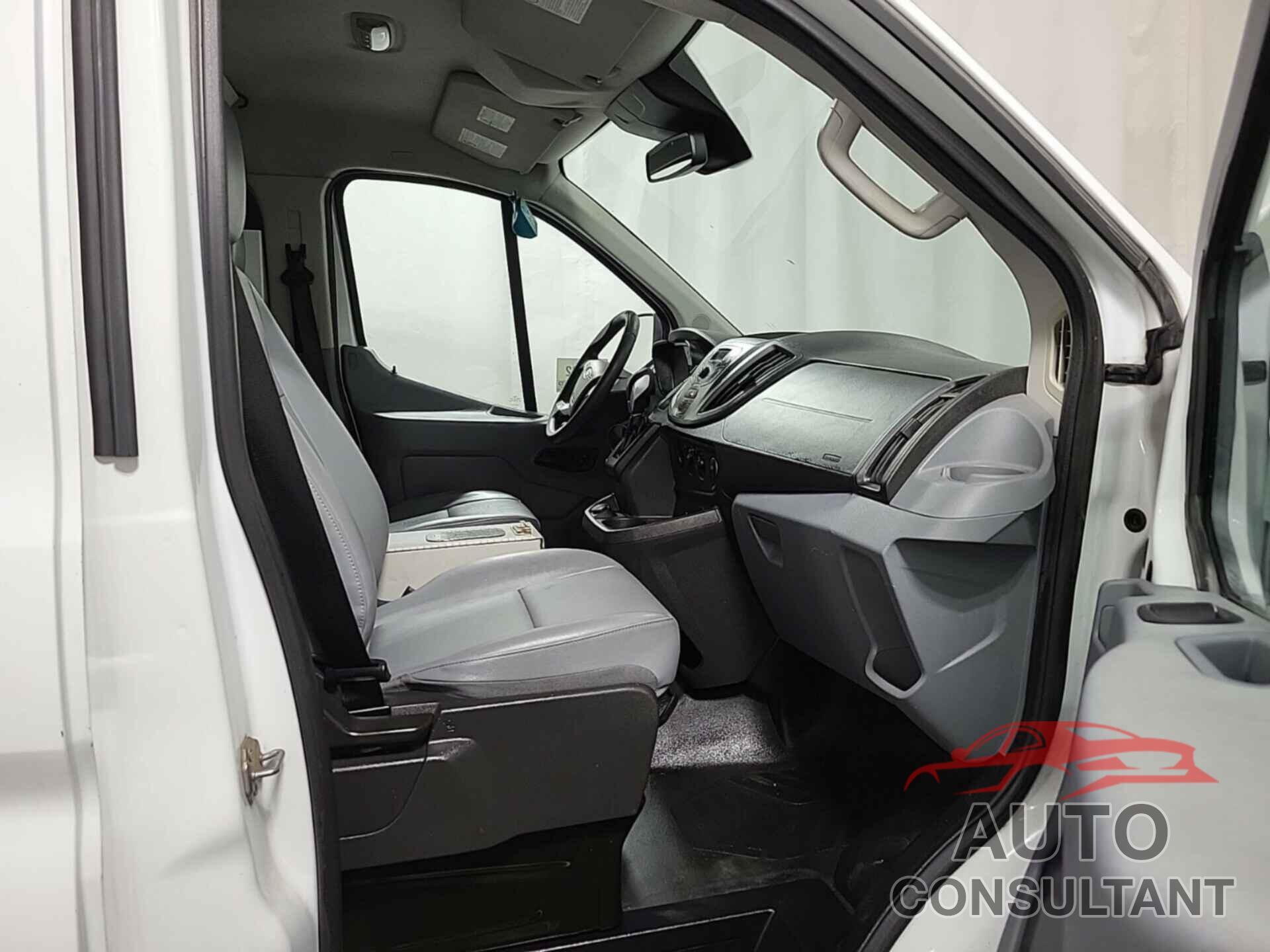 FORD TRANSIT-150 2017 - 1FTYE1YM9HKA82506
