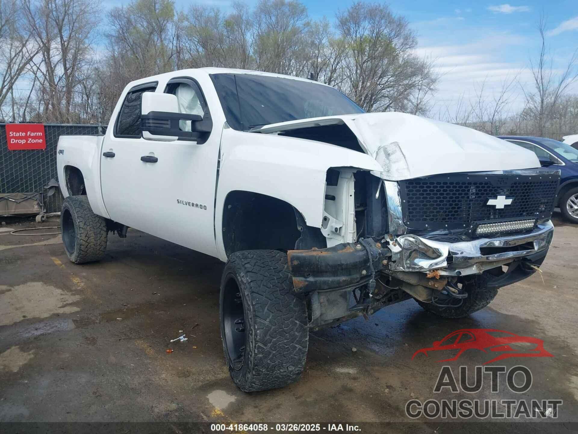 CHEVROLET SILVERADO 1500 2011 - 1GCPKPE35BF220559