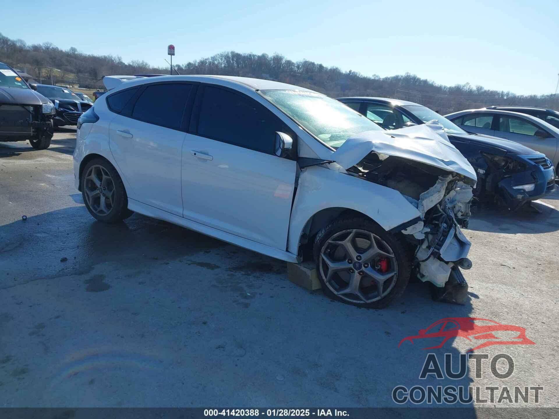 FORD FOCUS 2017 - 1FADP3L93HL333107