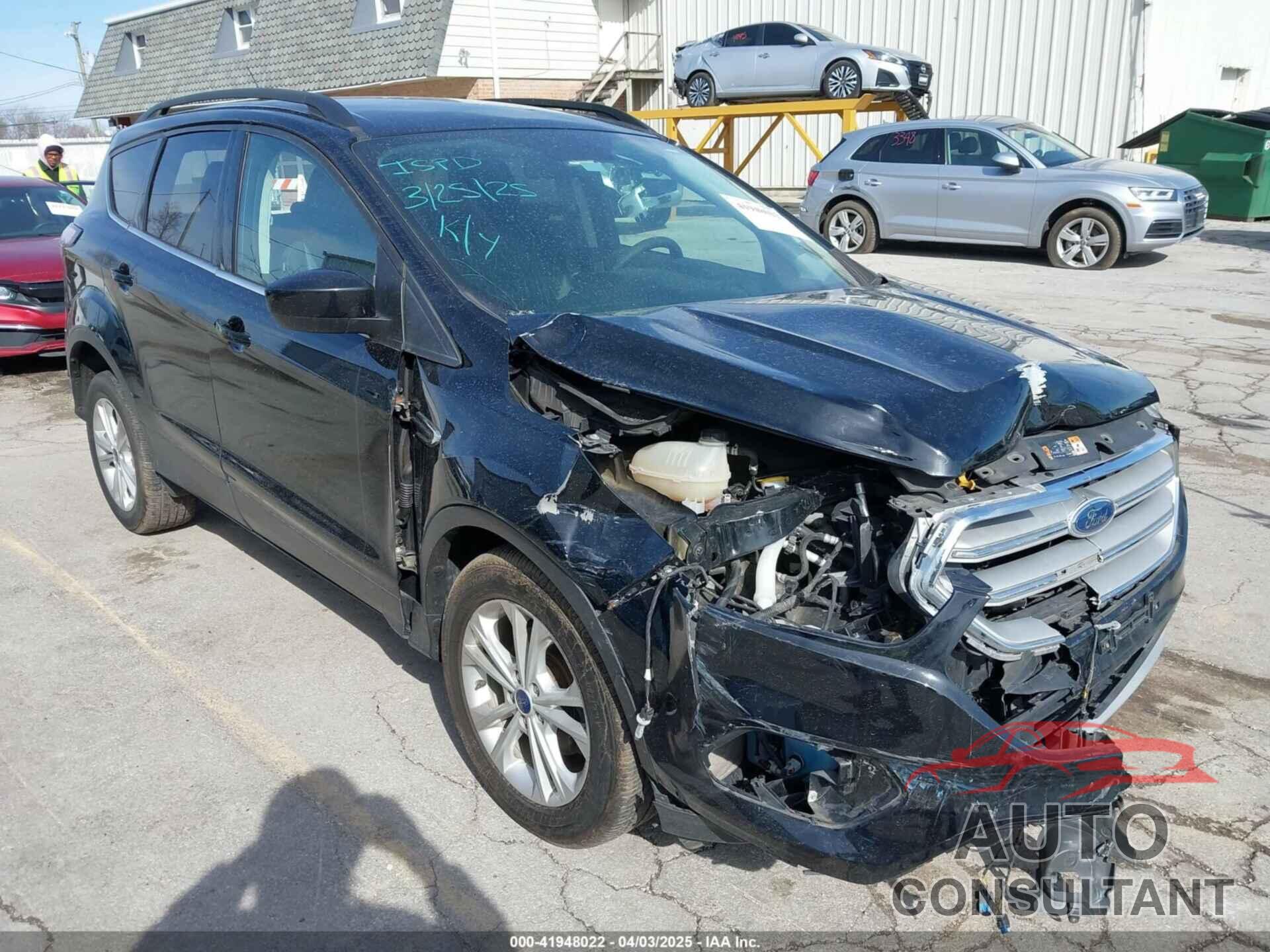 FORD ESCAPE 2017 - 1FMCU0GD5HUC23788