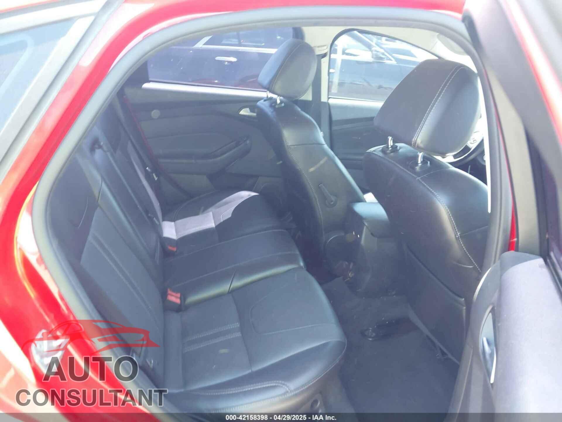 FORD FOCUS 2014 - 1FADP3F28EL323912