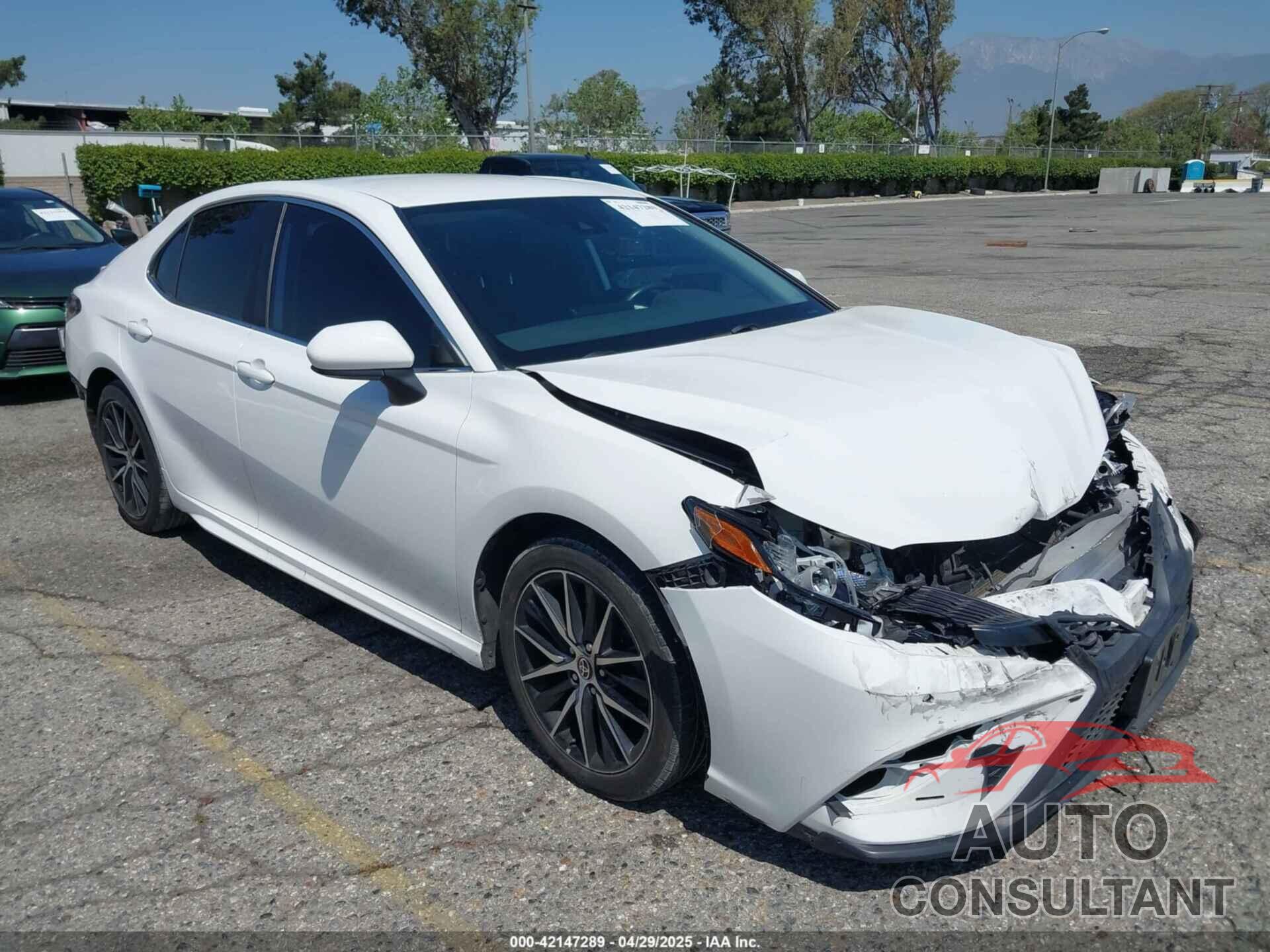 TOYOTA CAMRY 2021 - 4T1G11AK0MU451229
