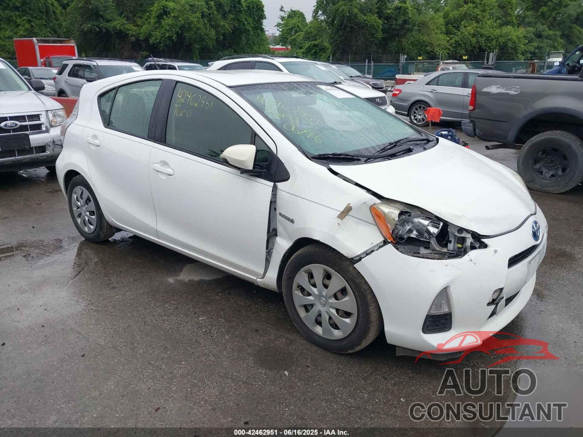 TOYOTA PRIUS C 2013 - JTDKDTB36D1557050