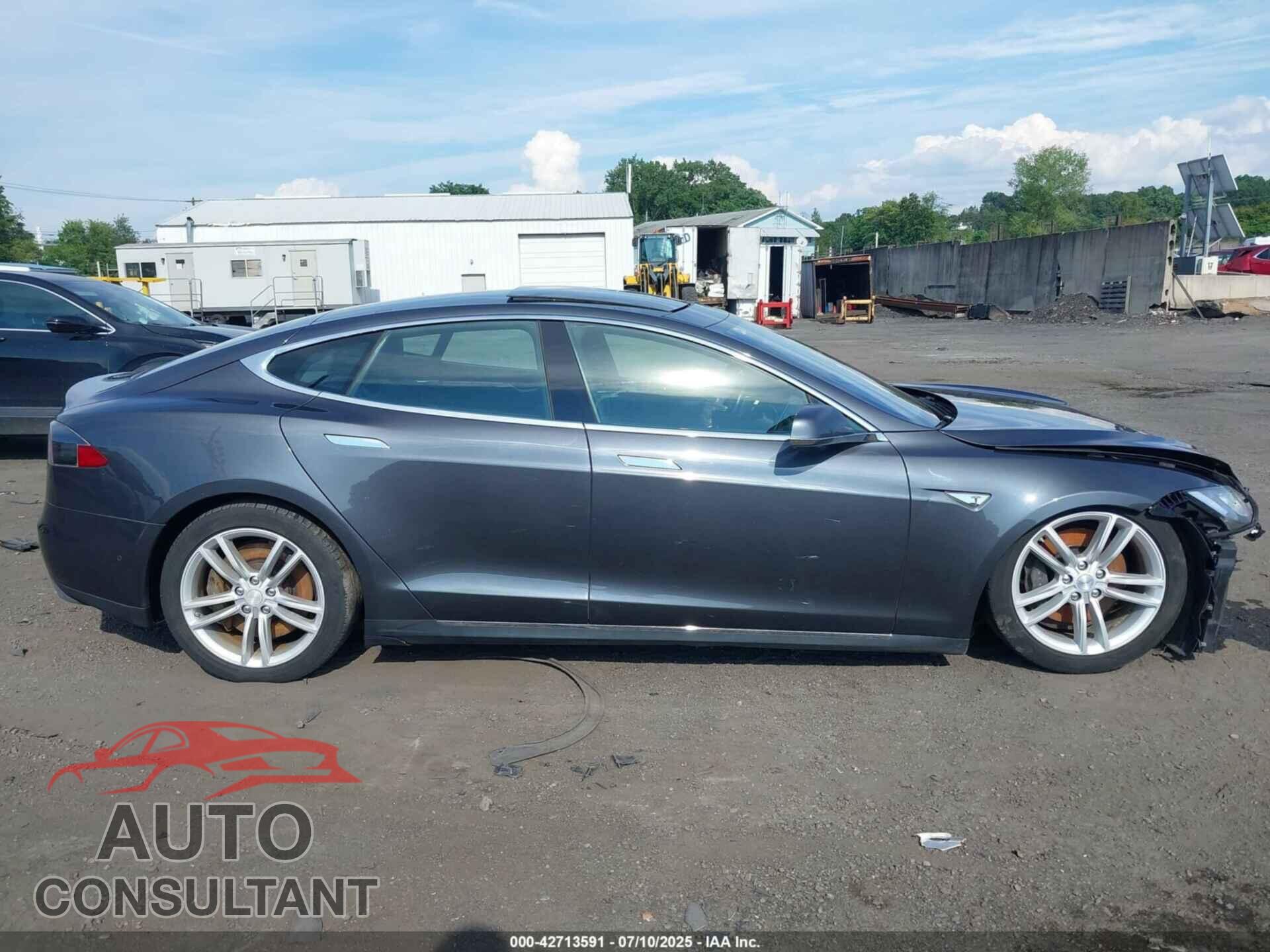 TESLA MODEL S 2015 - 5YJSA1E20FF110711