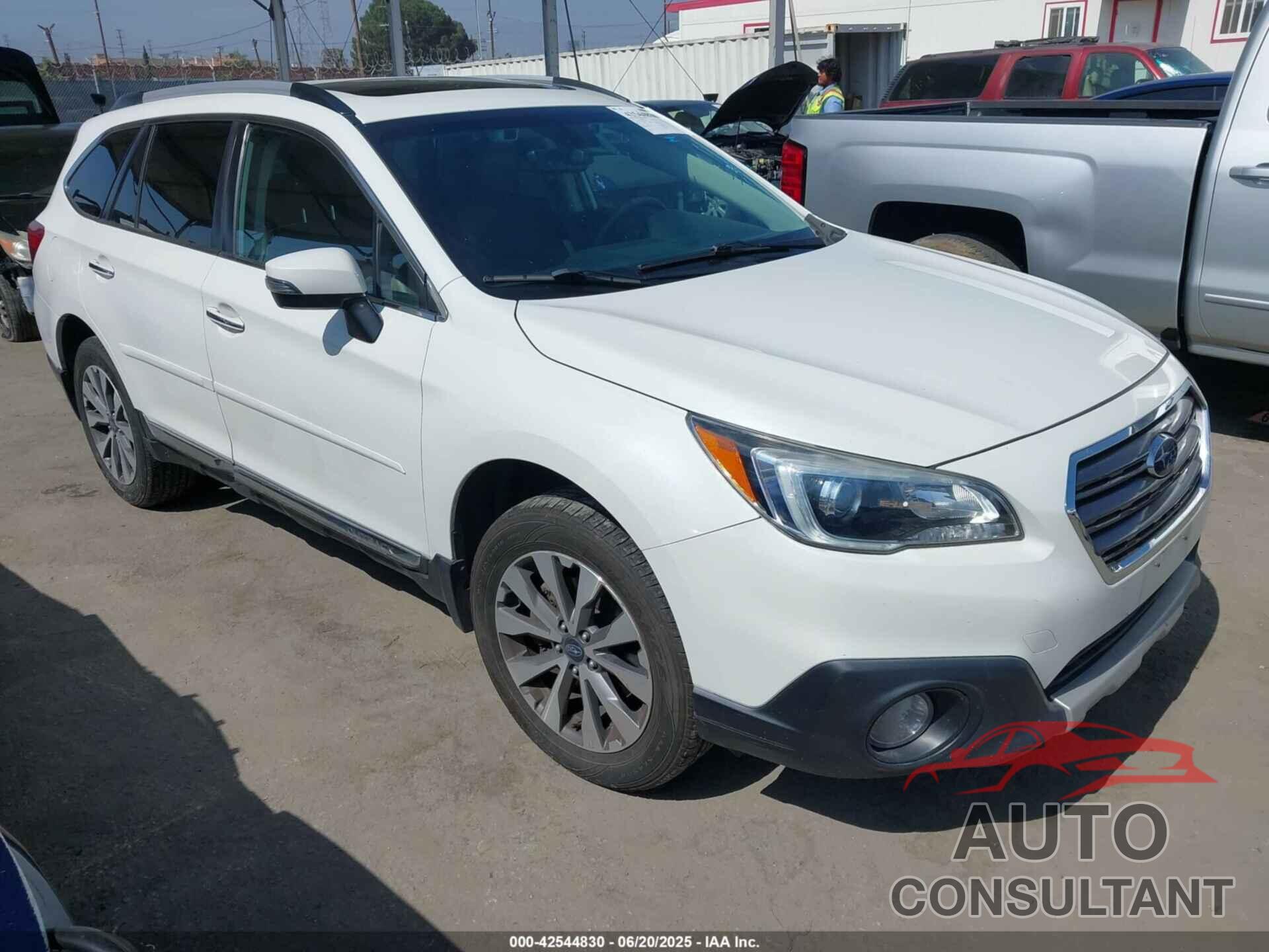 SUBARU OUTBACK 2017 - 4S4BSETC8H3318802