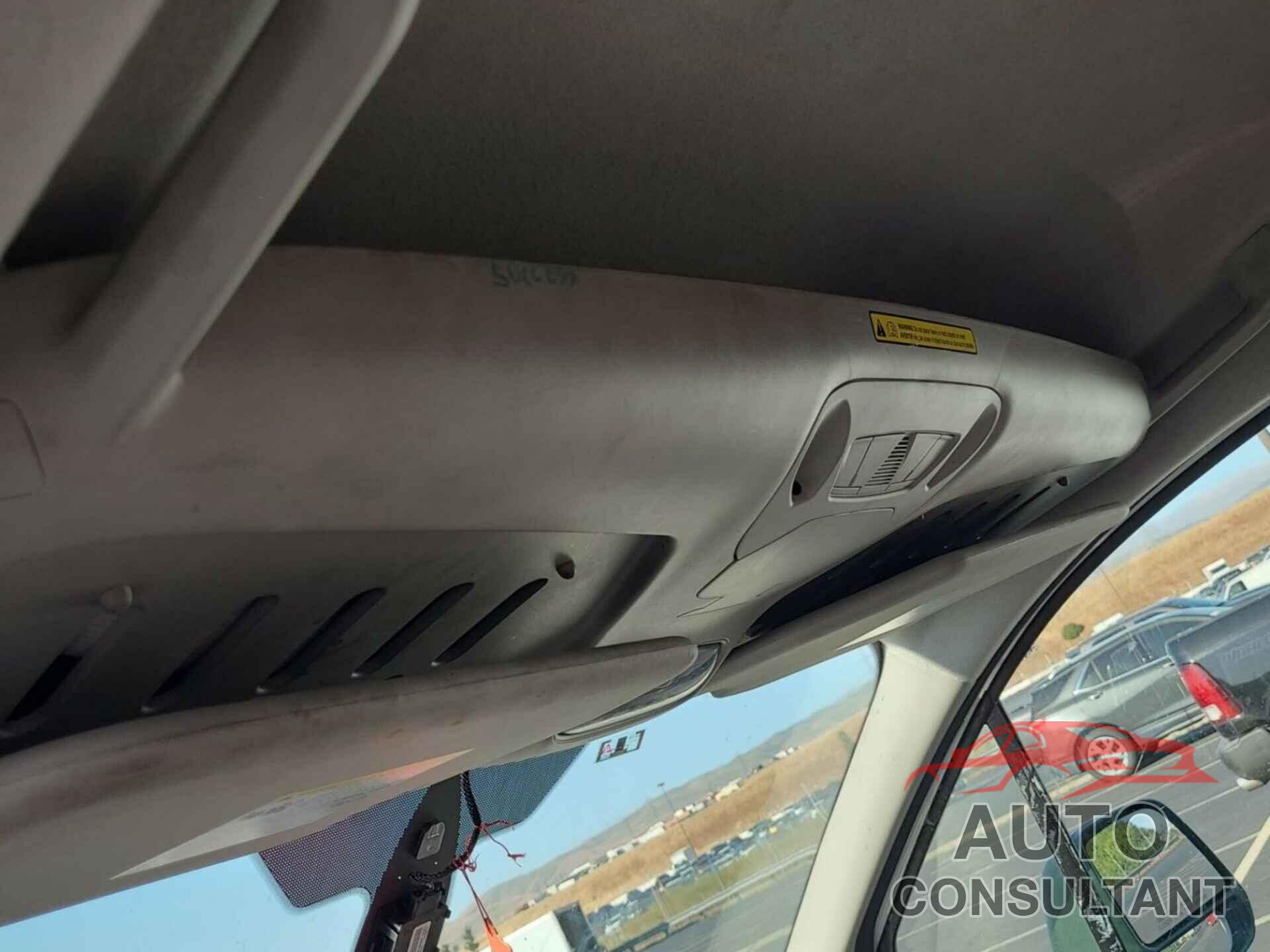 FORD TRANSIT CONNECT 2017 - NM0LS7E75H1318673
