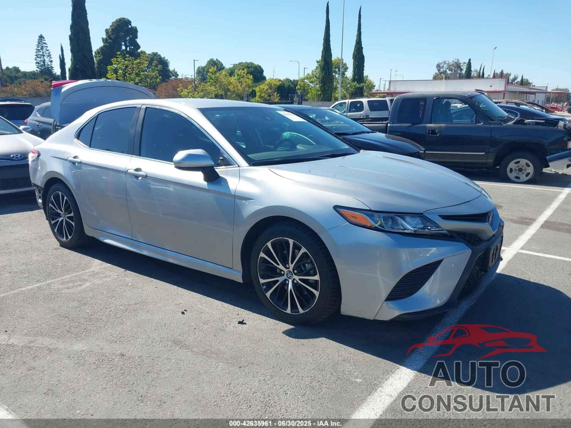 TOYOTA CAMRY 2020 - 4T1G11AK7LU328171