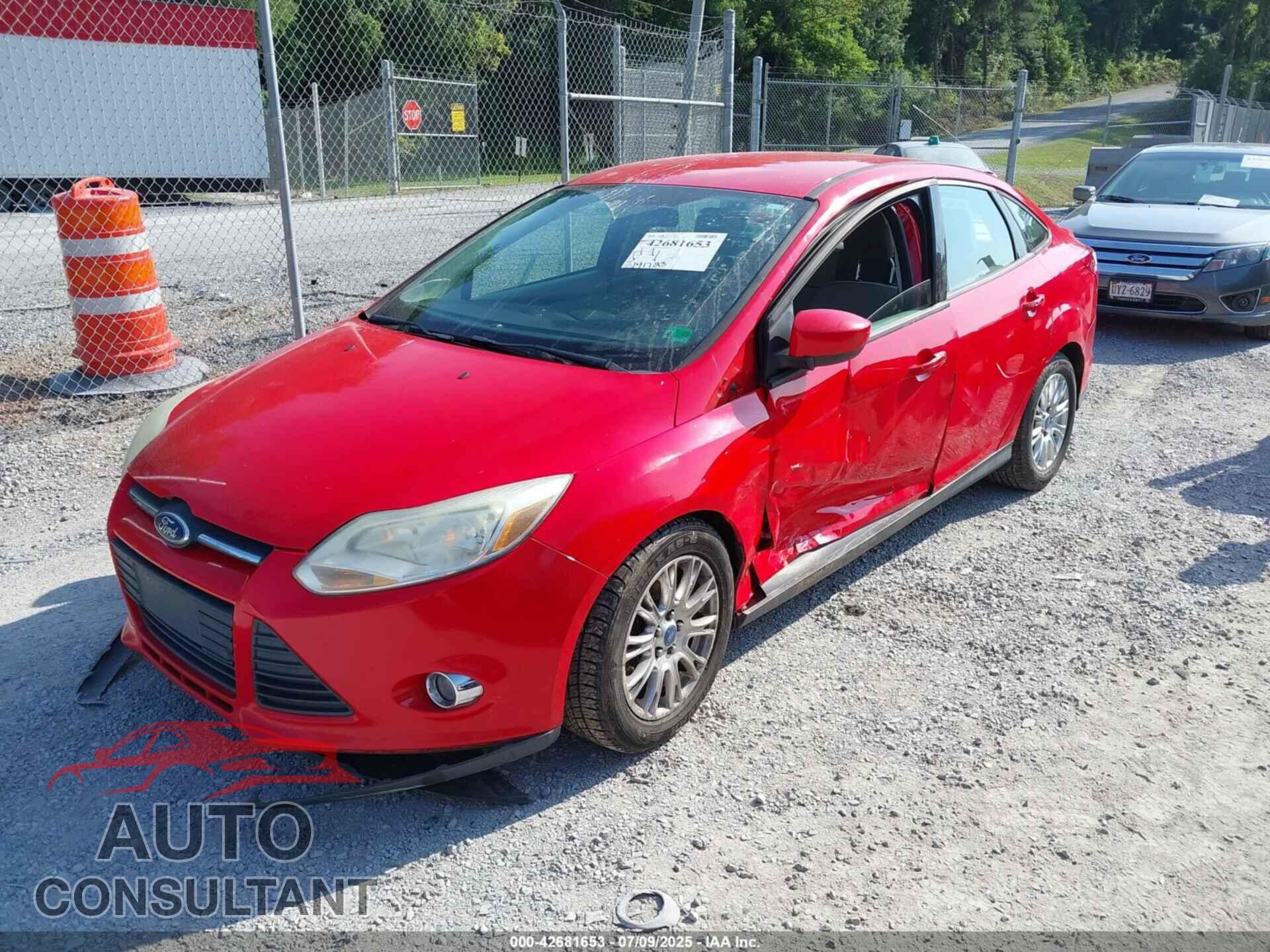 FORD FOCUS 2012 - 1FAHP3F27CL107368