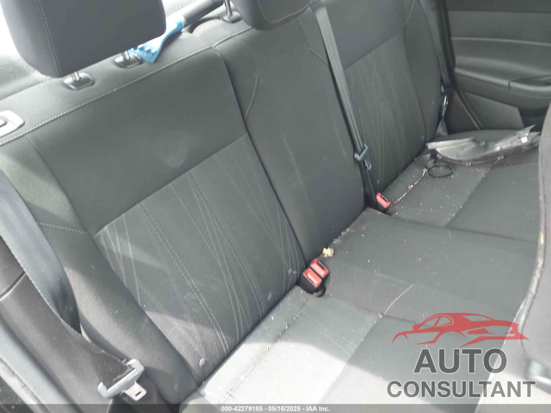 FORD FOCUS 2018 - 1FADP3F29JL231220