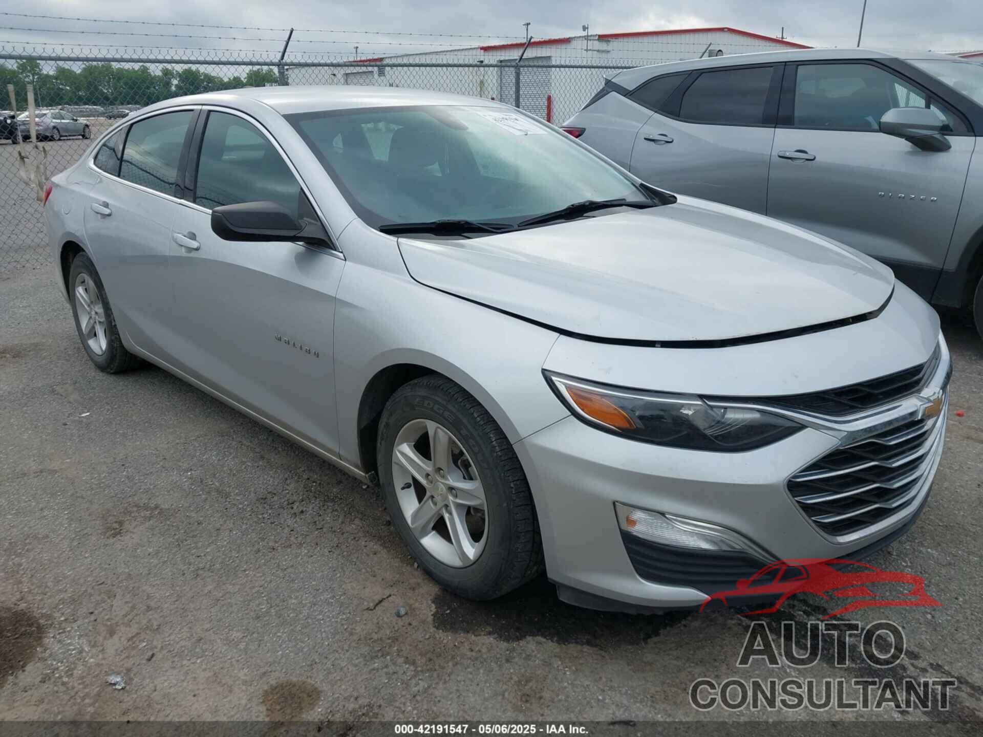 CHEVROLET MALIBU 2019 - 1G1ZB5ST0KF105345