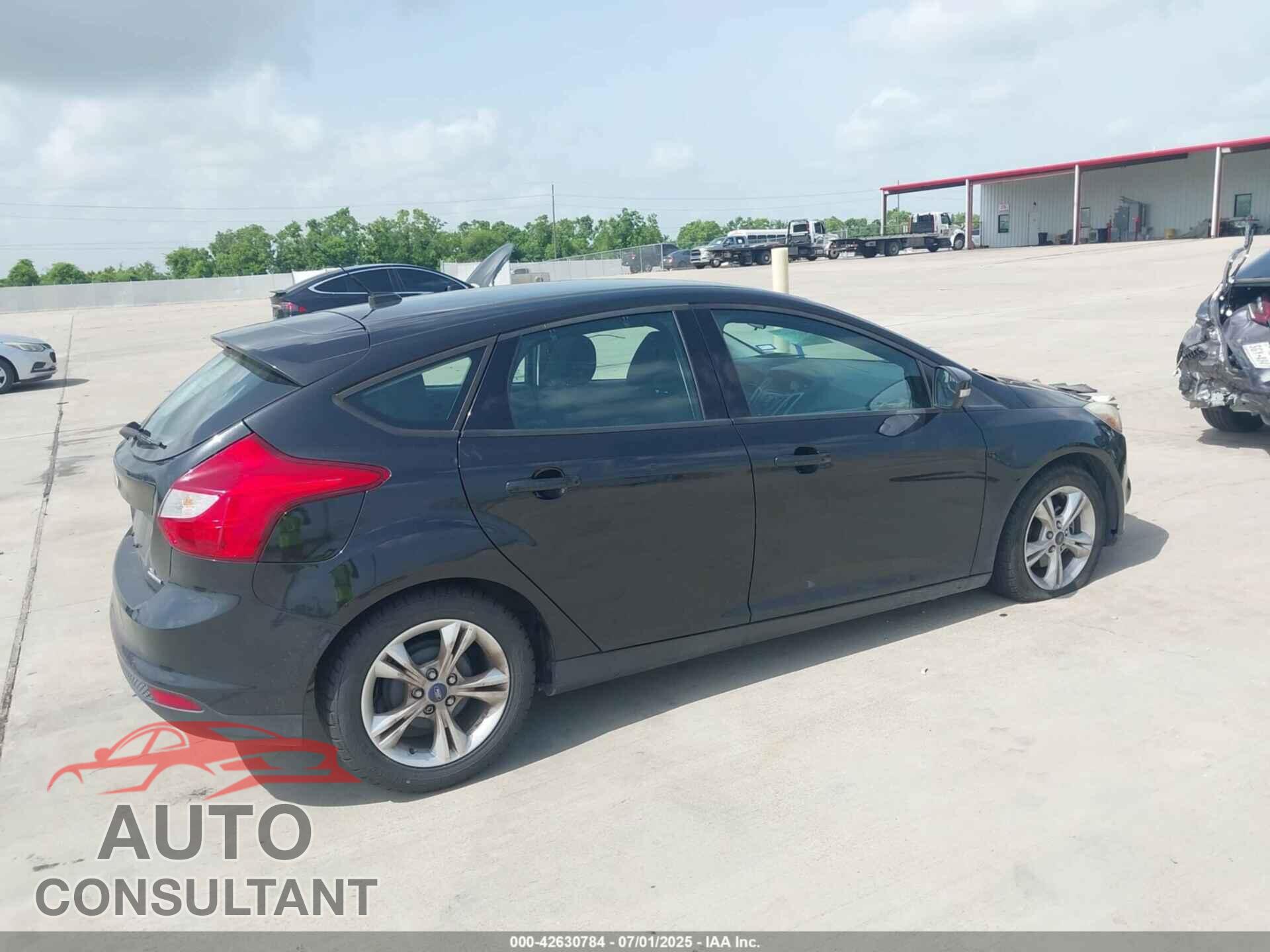 FORD FOCUS 2014 - 1FADP3K26EL108843