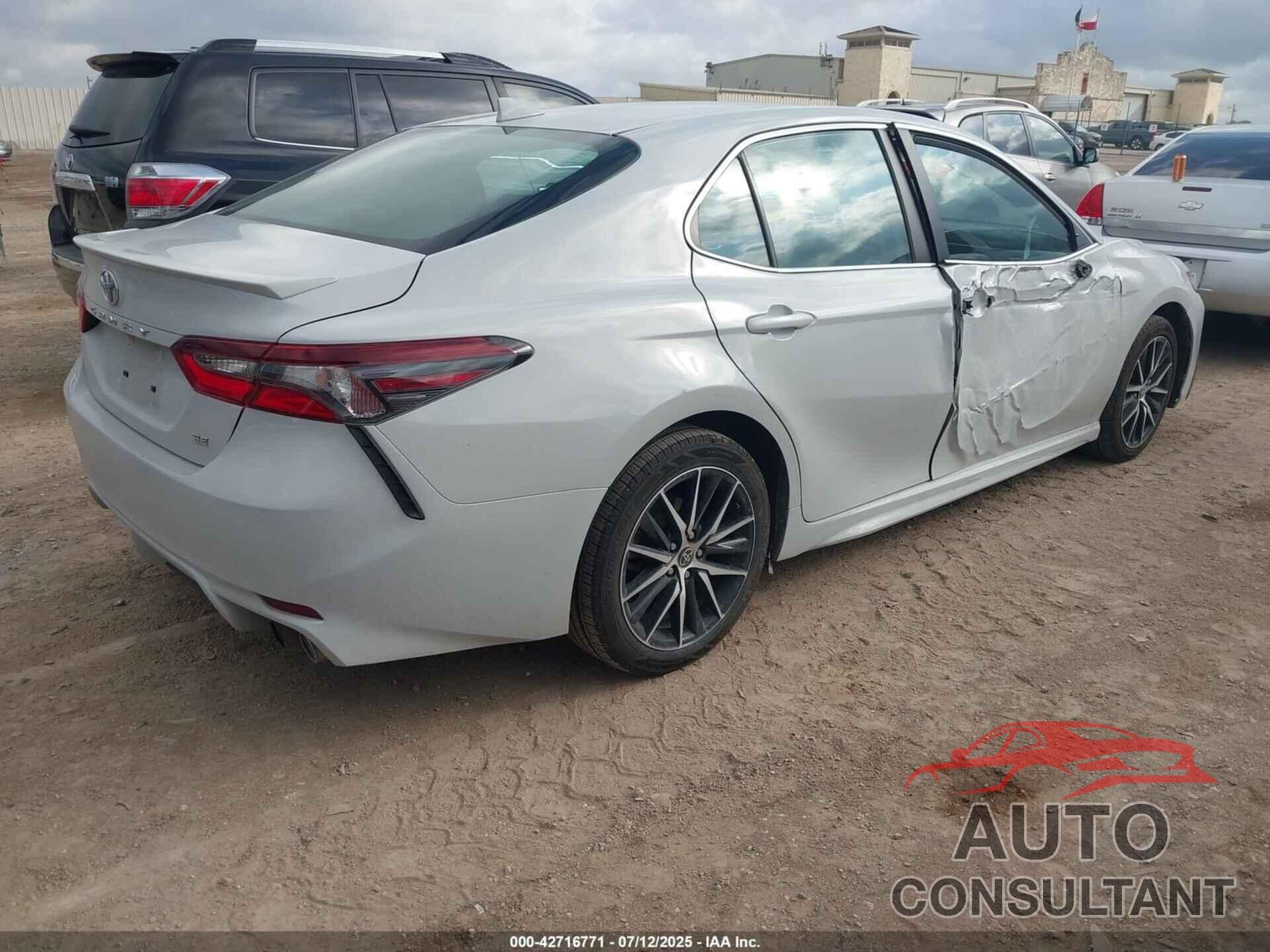 TOYOTA CAMRY 2023 - 4T1G11AKXPU128889