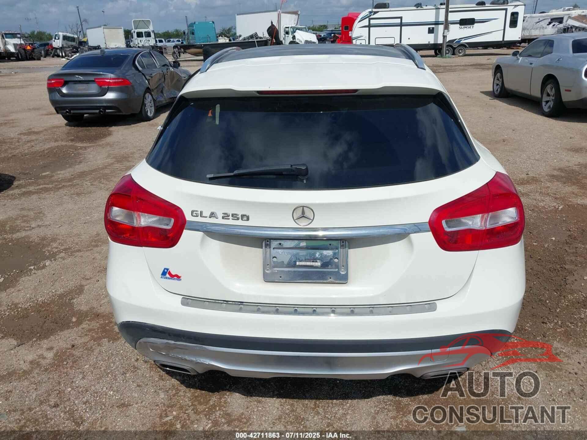 MERCEDES-BENZ GLA 250 2016 - WDCTG4EB0GJ252520