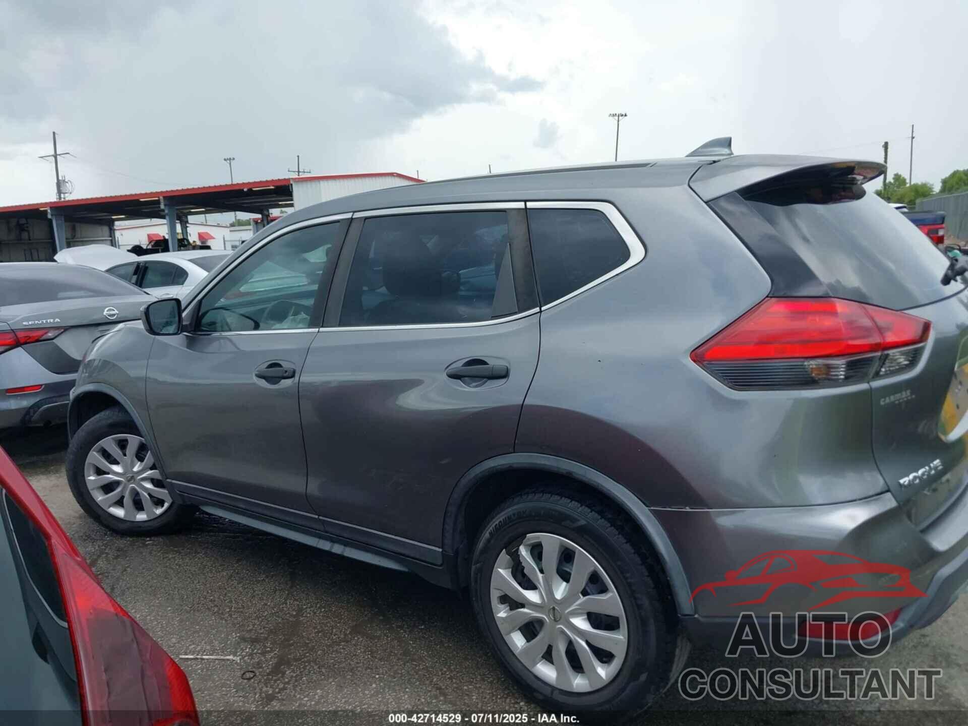 NISSAN ROGUE 2017 - KNMAT2MT5HP522900