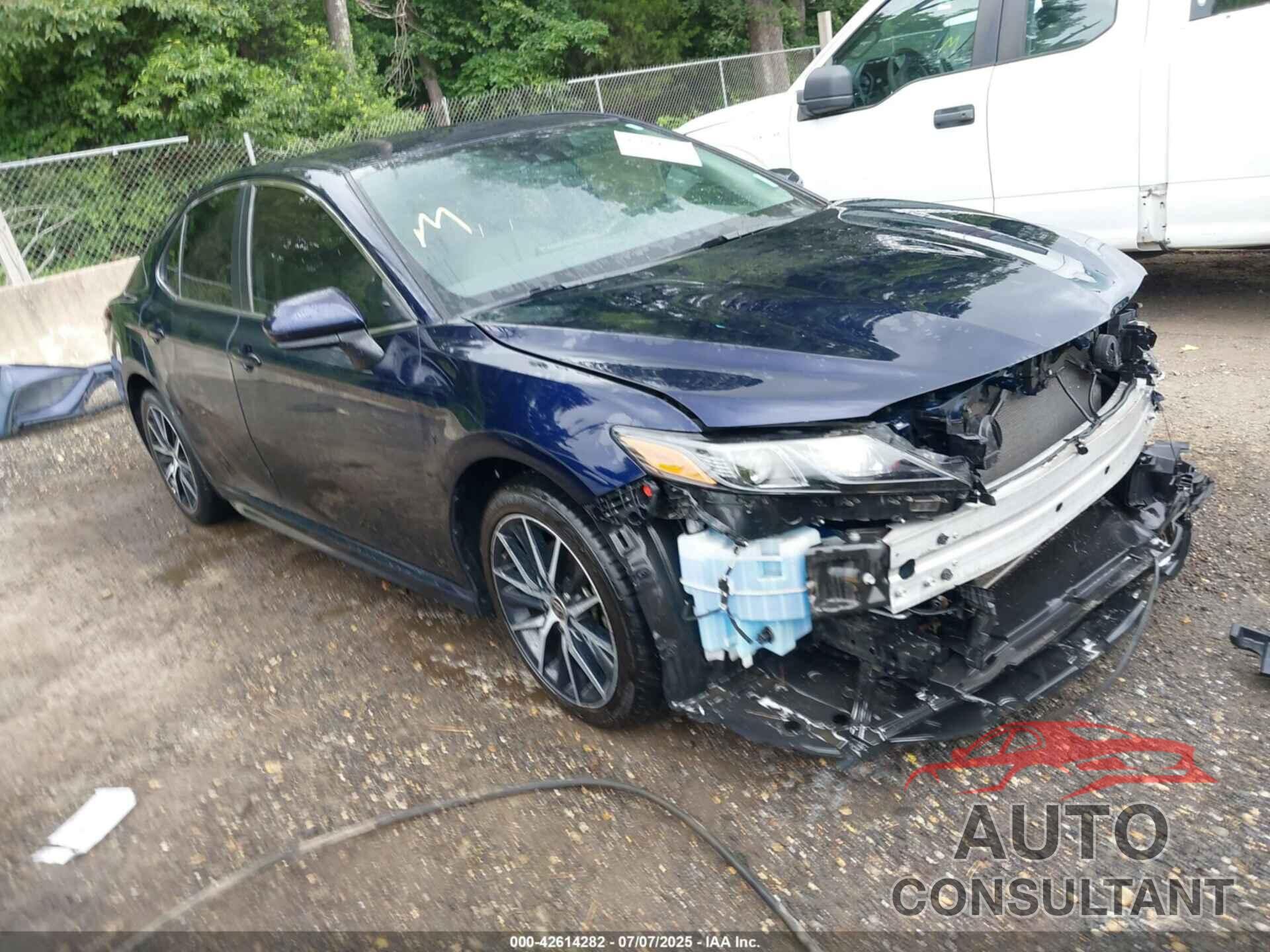 TOYOTA CAMRY 2021 - 4T1G11AK1MU612042