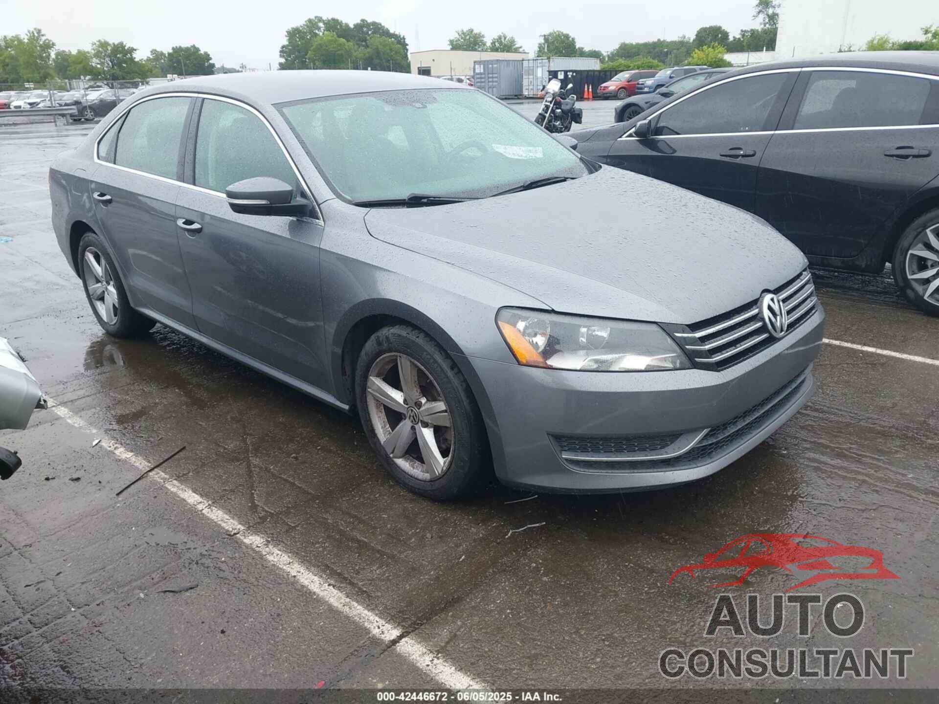 VOLKSWAGEN PASSAT 2013 - 1VWBH7A38DC032697