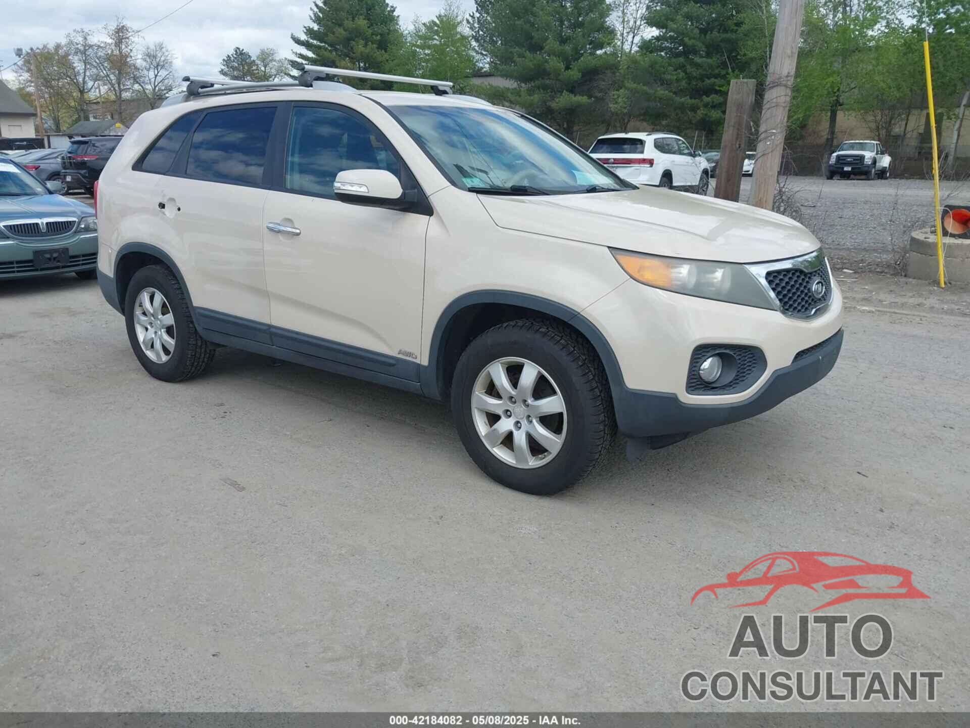 KIA SORENTO 2011 - 5XYKTCA15BG128370