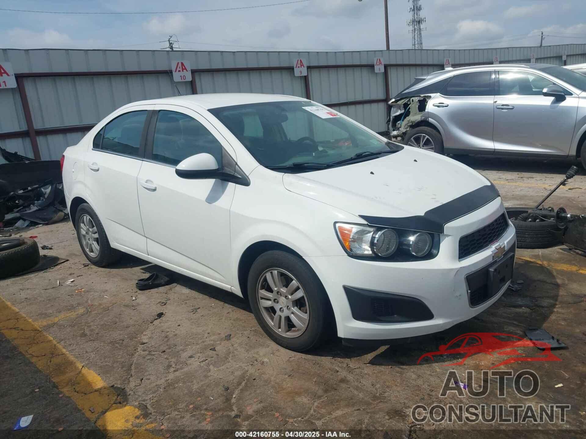 CHEVROLET SONIC 2014 - 1G1JC5SG6E4221484