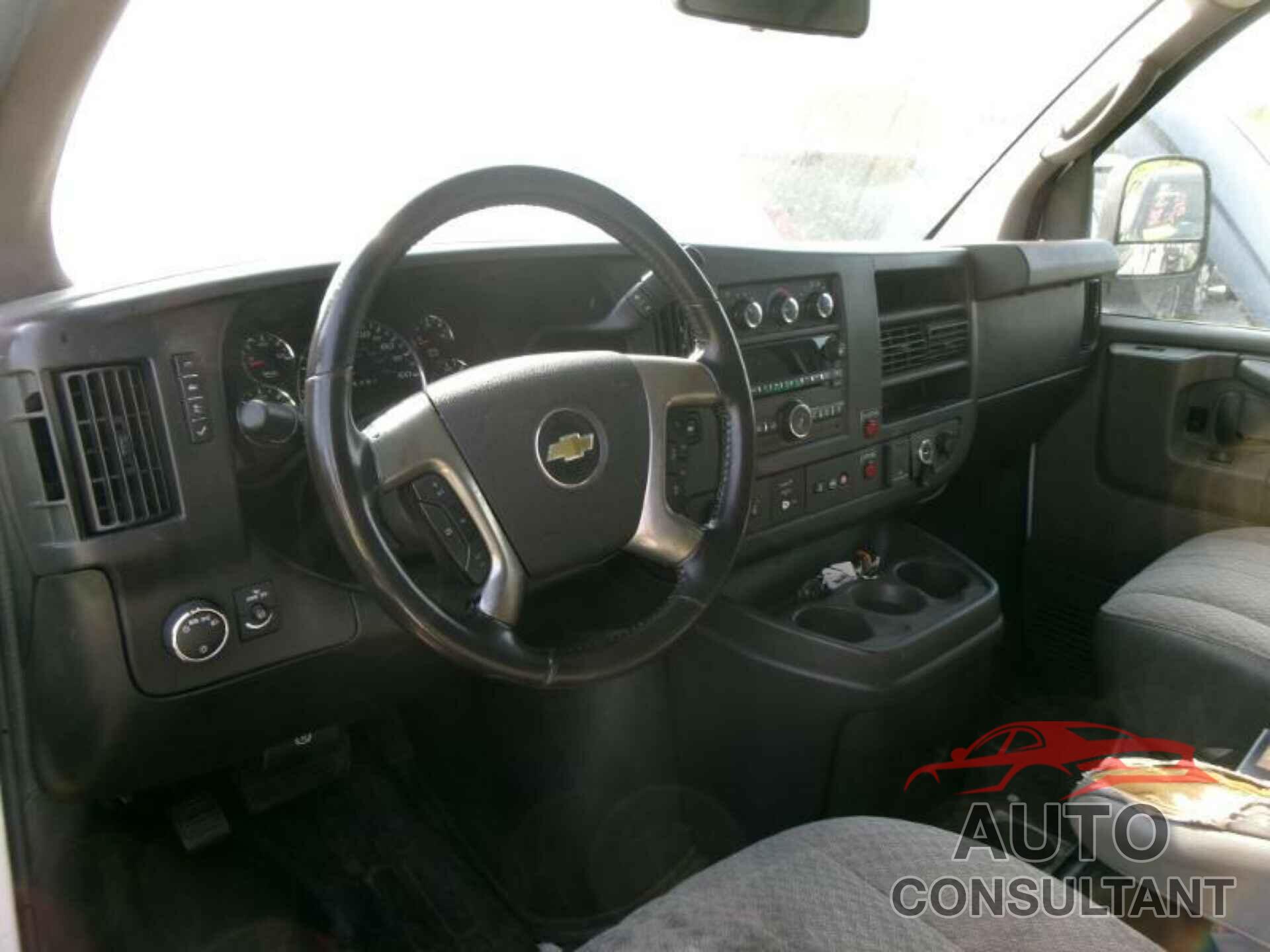 CHEVROLET EXPRESS 2500 2015 - 1GCWGFCF7F1152899