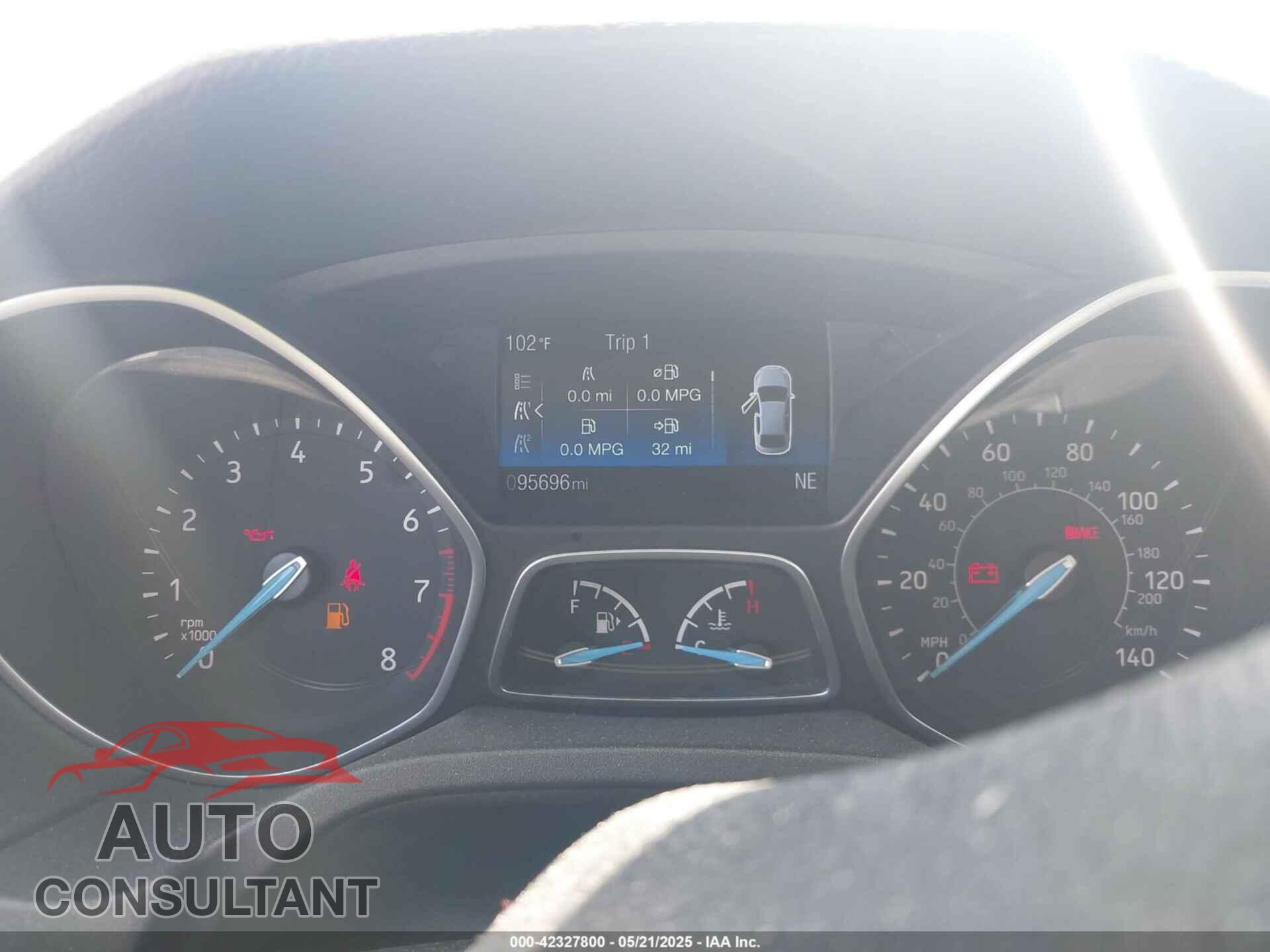 FORD FOCUS 2015 - 1FADP3FE0FL324810