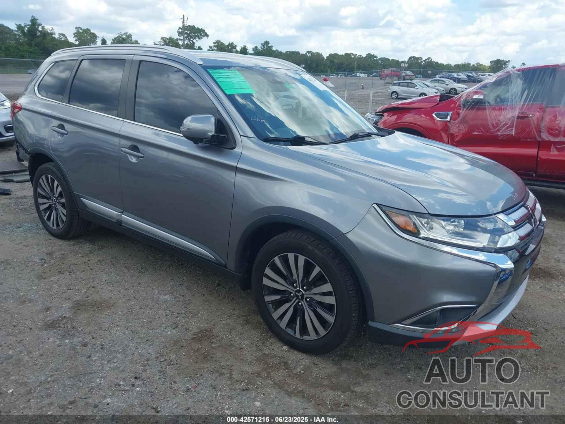 MITSUBISHI OUTLANDER 2018 - JA4AD3A33JZ050577