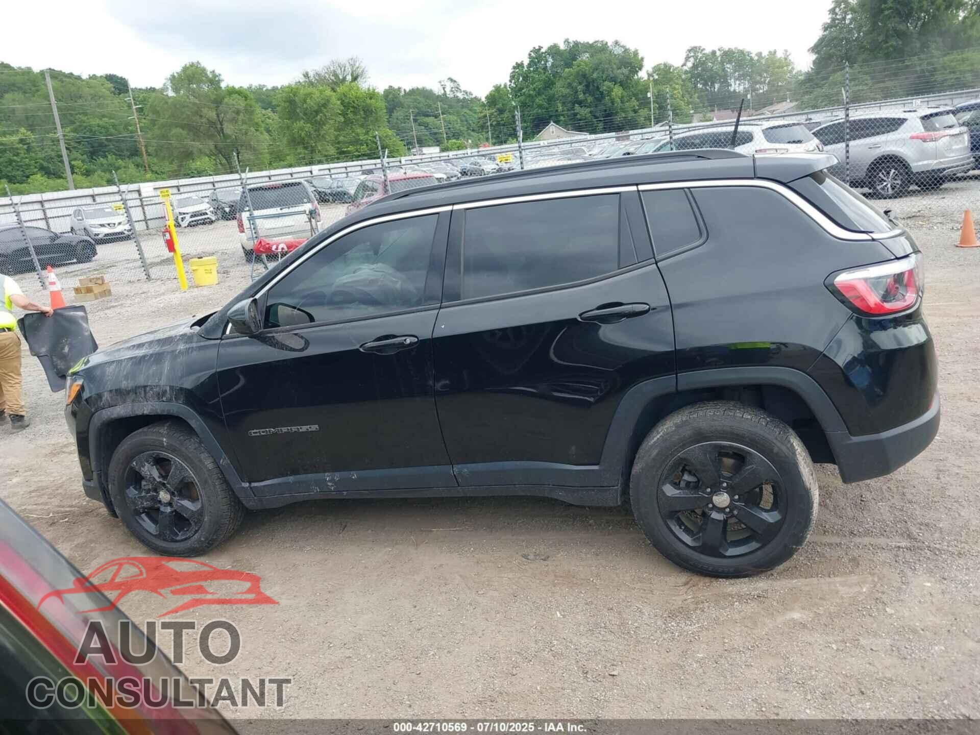 JEEP COMPASS 2018 - 3C4NJDBB2JT373358