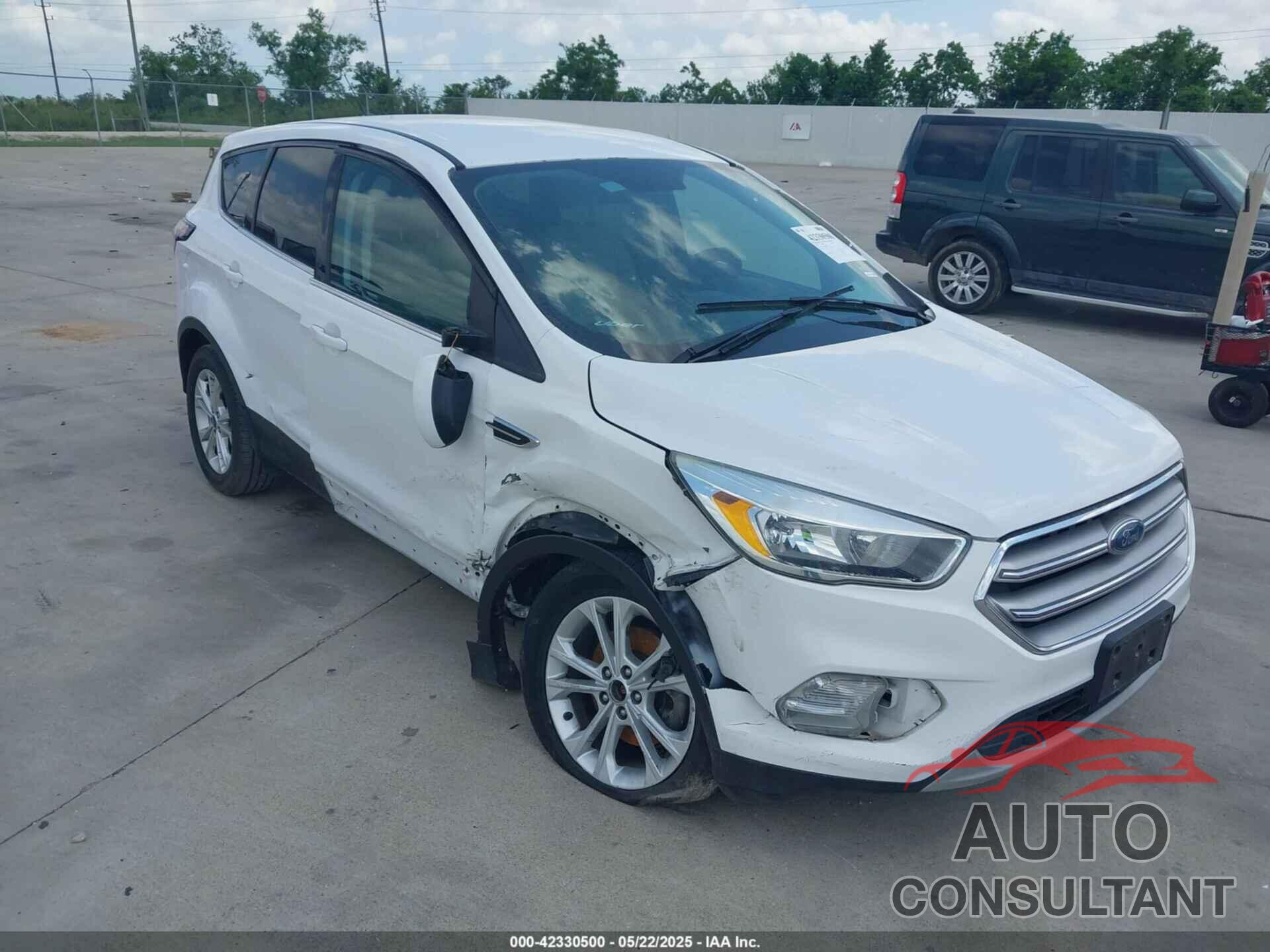 FORD ESCAPE 2017 - 1FMCU0GD1HUC49028