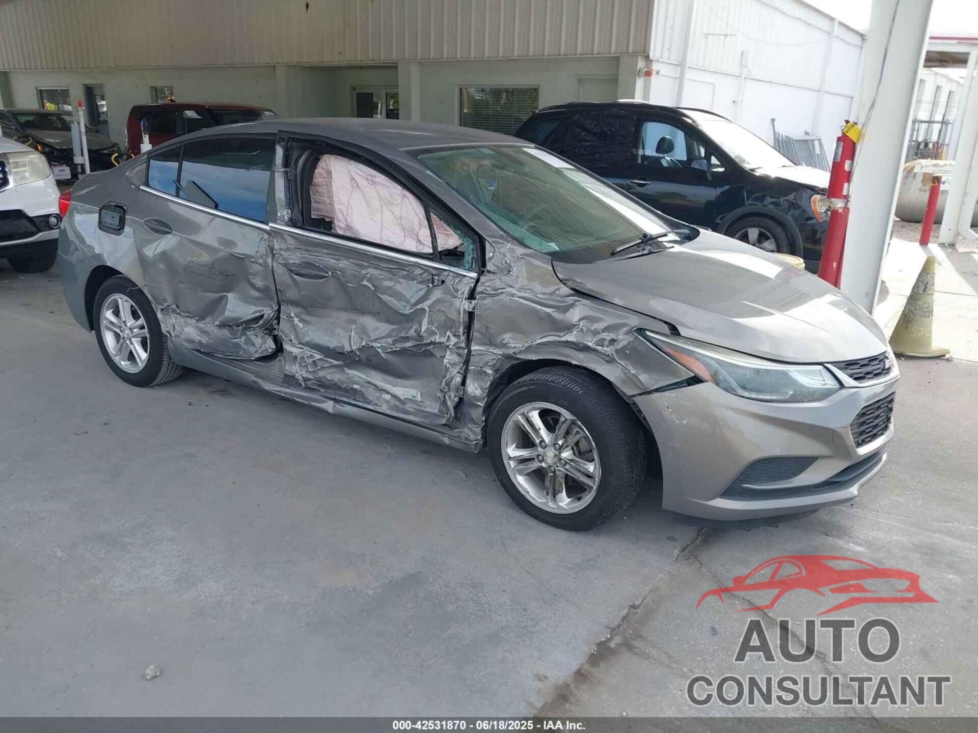 CHEVROLET CRUZE 2017 - 1G1BE5SM1H7253850