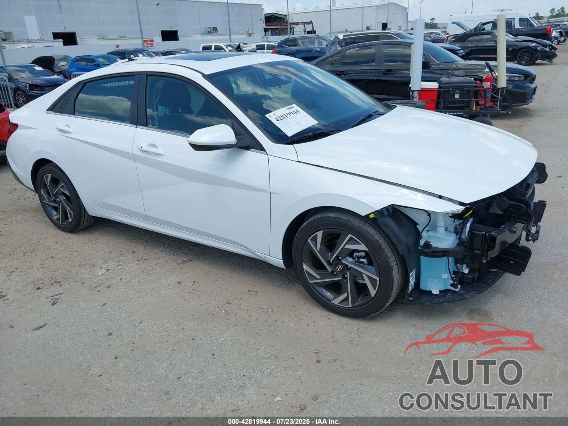 HYUNDAI ELANTRA 2025 - KMHLS4DG6SU029676