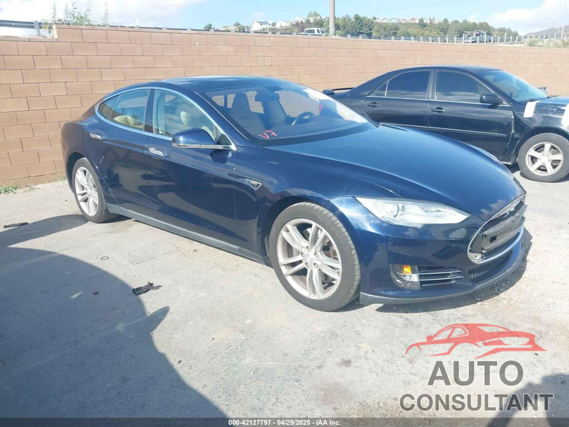TESLA MODEL S 2013 - 5YJSA1CN8DFP07177