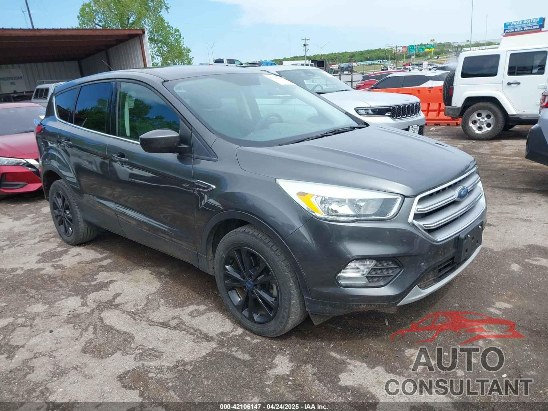 FORD ESCAPE 2017 - 1FMCU0GDXHUC49237