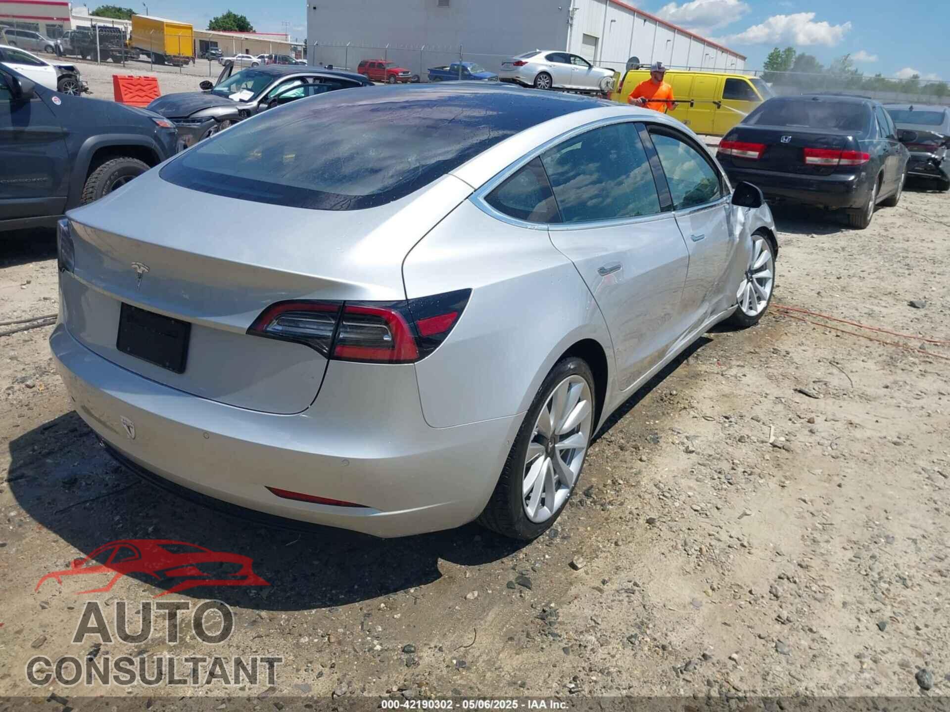 TESLA MODEL 3 2018 - 5YJ3E1EA5JF024335
