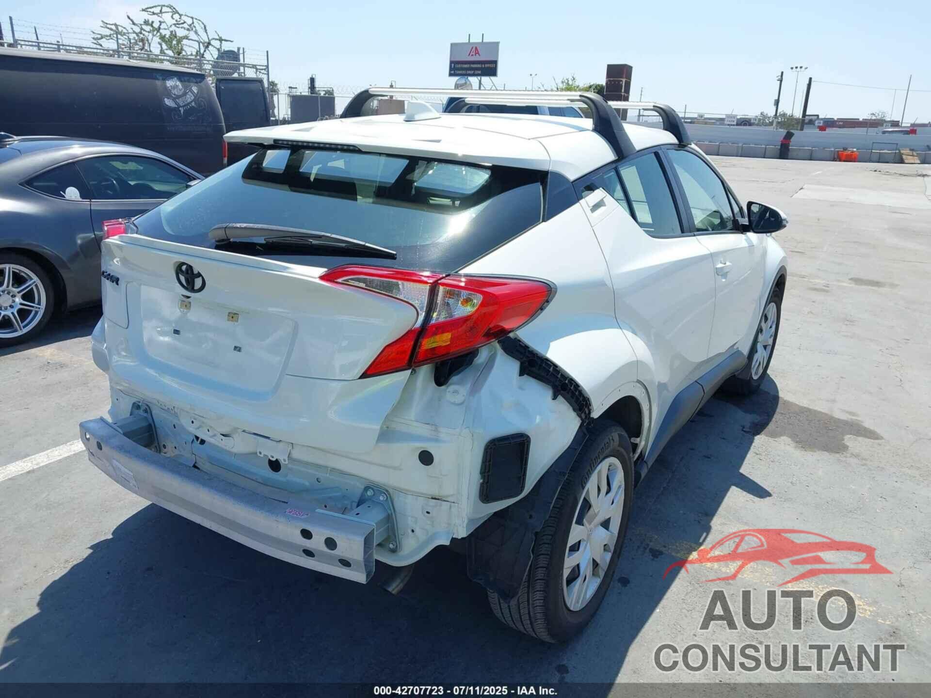 TOYOTA C-HR 2021 - JTNKHMBX0M1116166