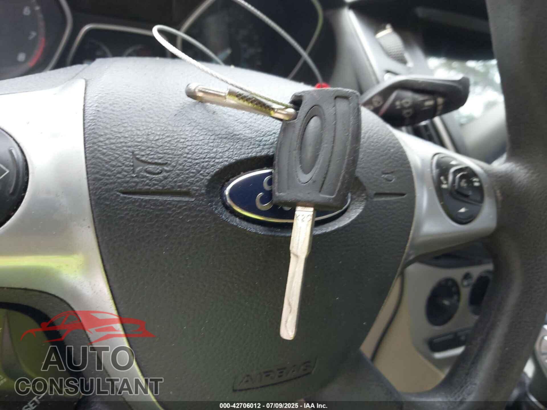 FORD FOCUS 2014 - 1FADP3F20EL202646