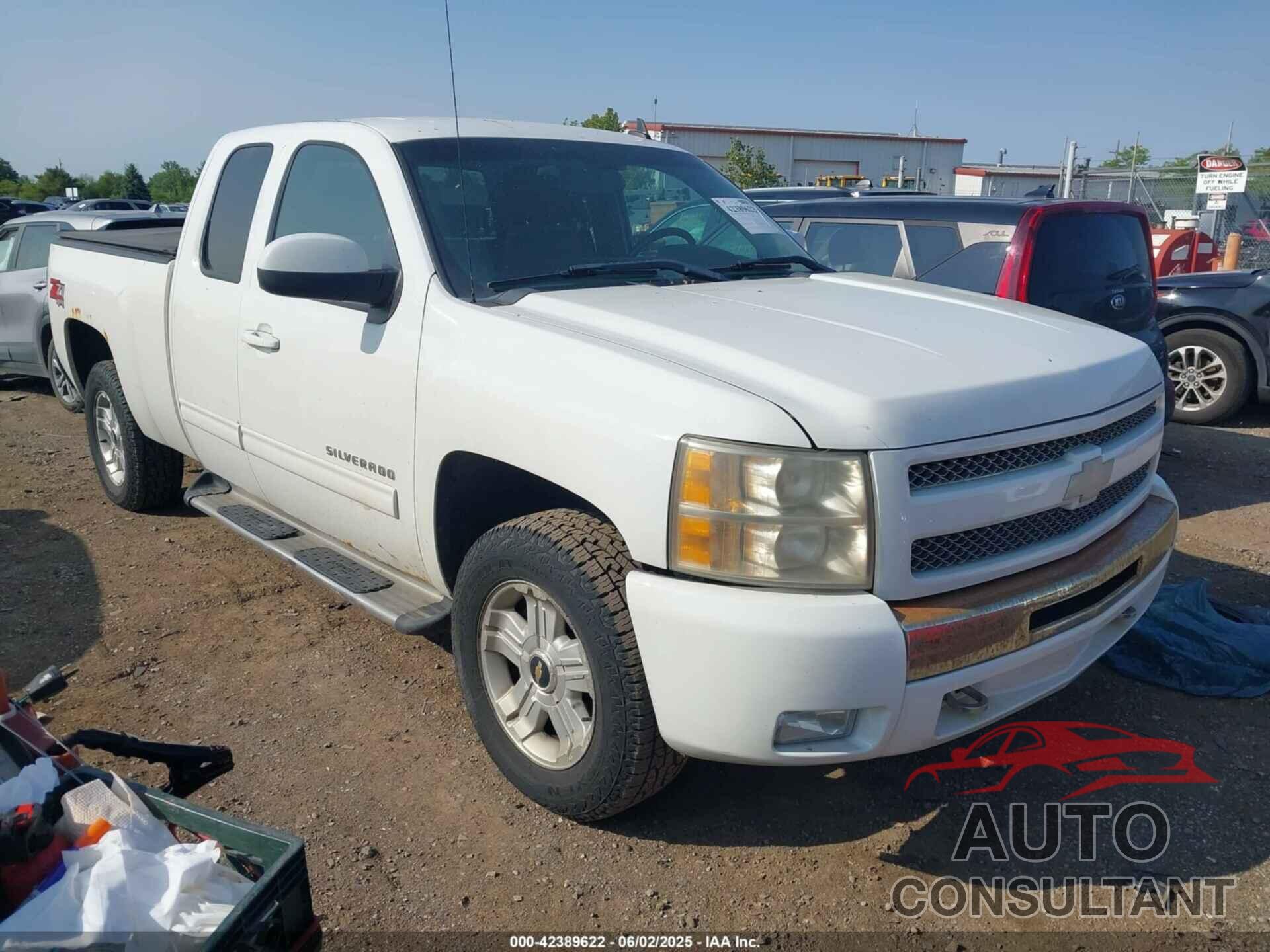 CHEVROLET SILVERADO 1500 2011 - 1GCRKSE3XBZ144928