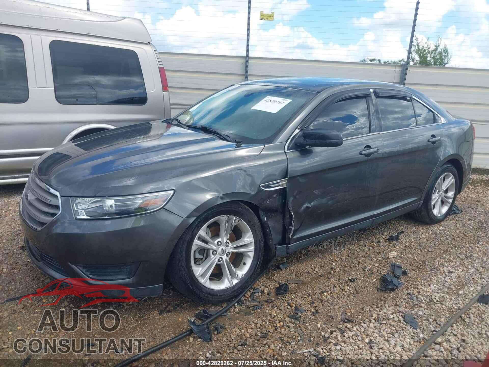 FORD TAURUS 2018 - 1FAHP2D82JG124781