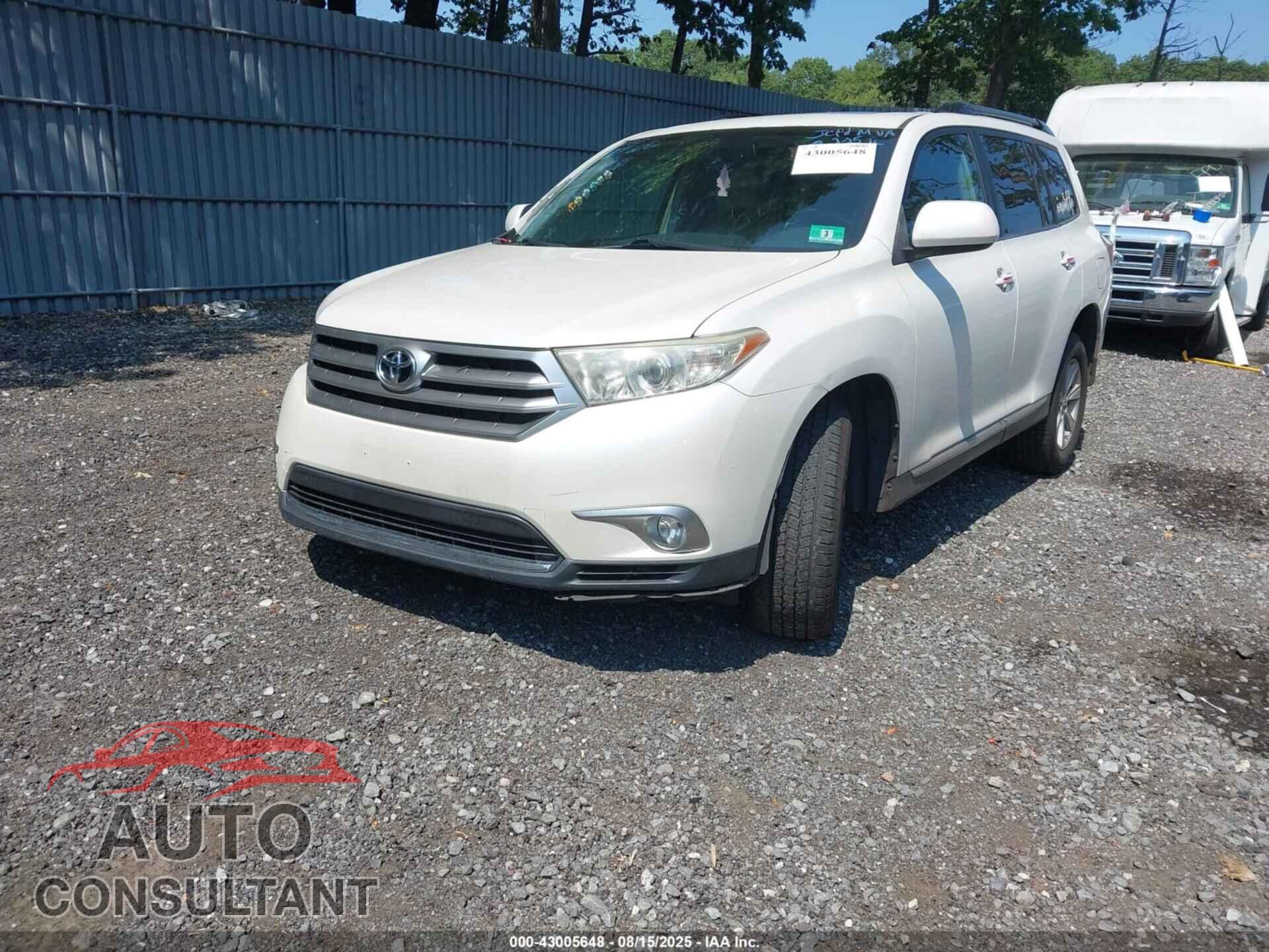 TOYOTA HIGHLANDER 2013 - 5TDBK3EH8DS197330
