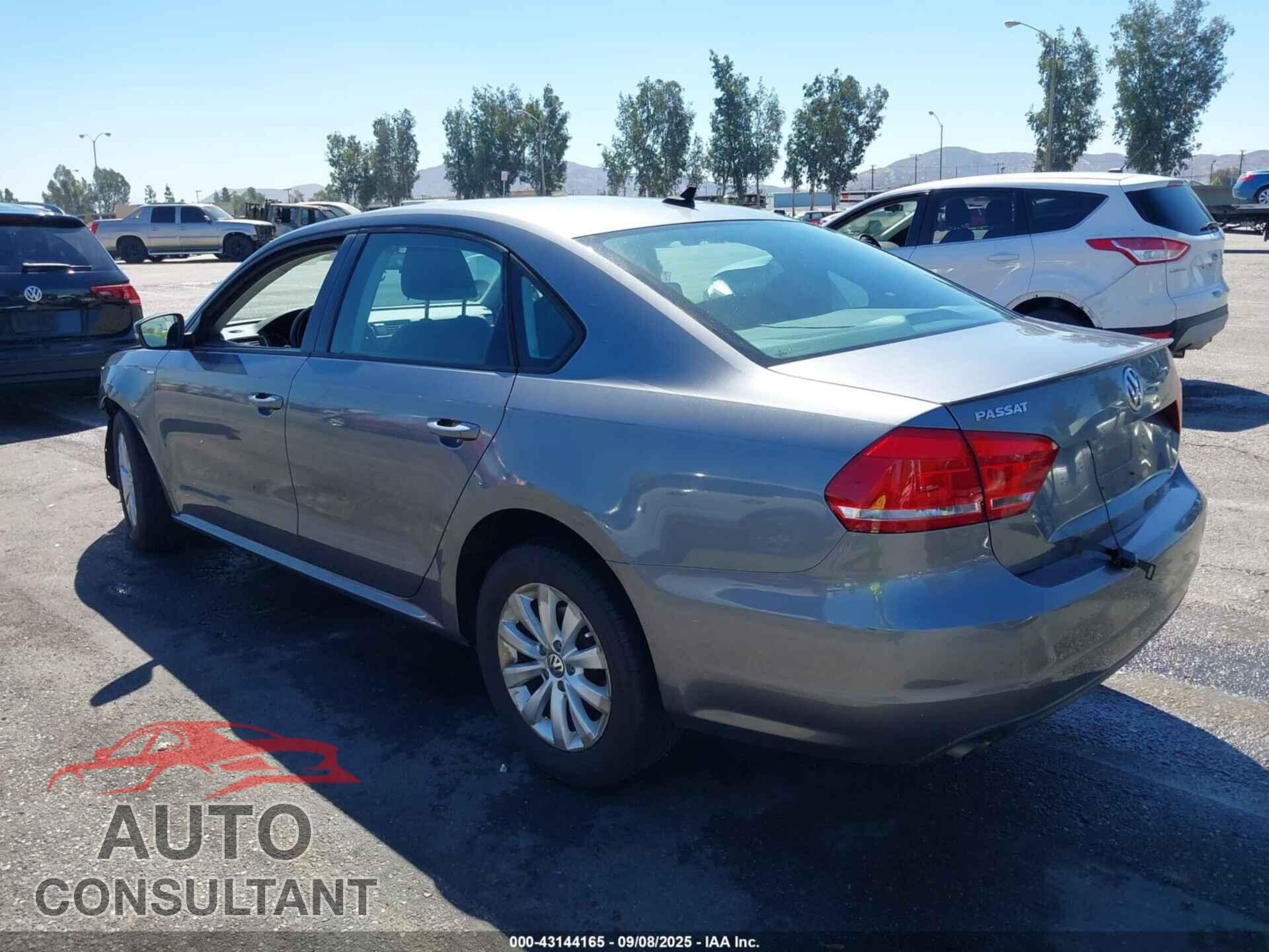 VOLKSWAGEN PASSAT 2014 - 1VWAT7A33EC098585