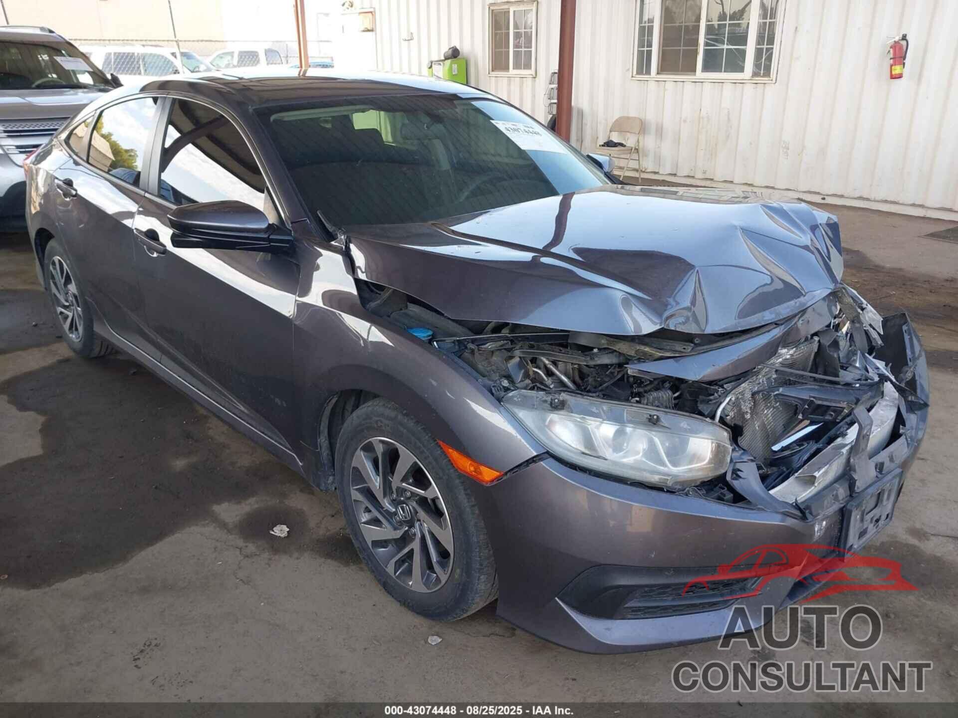 HONDA CIVIC 2018 - 2HGFC2F74JH519665